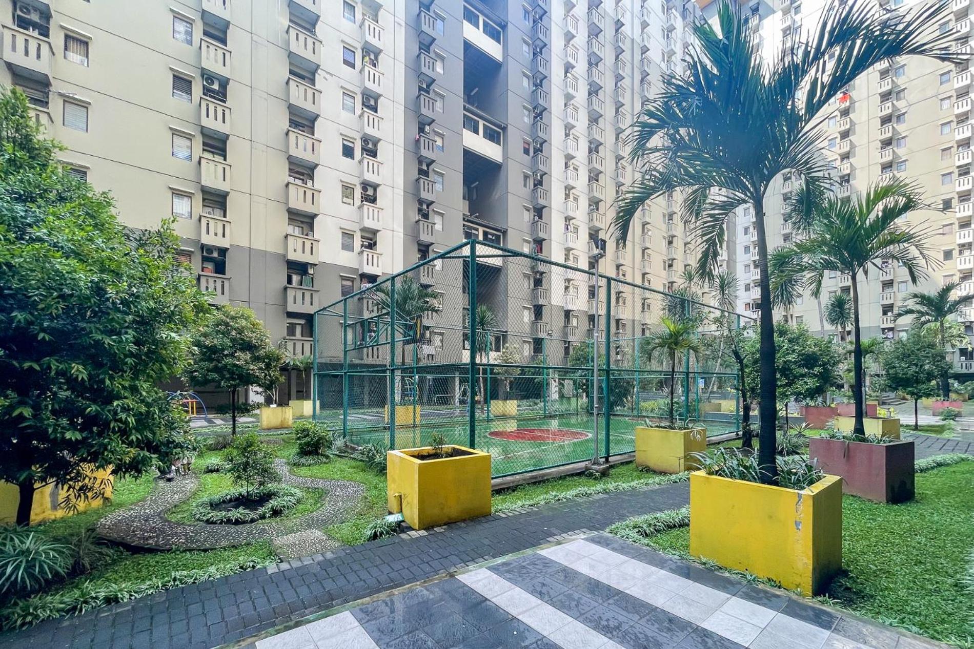 RedLiving Apartemen Gateway Cicadas - DB Room