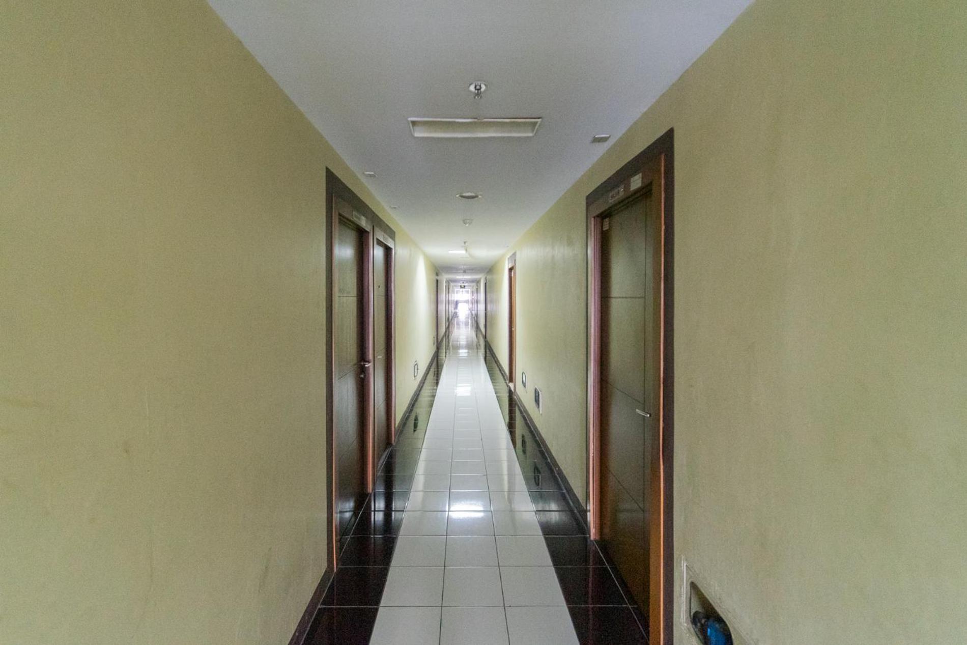 RedLiving Apartemen Gateway Cicadas - DB Room