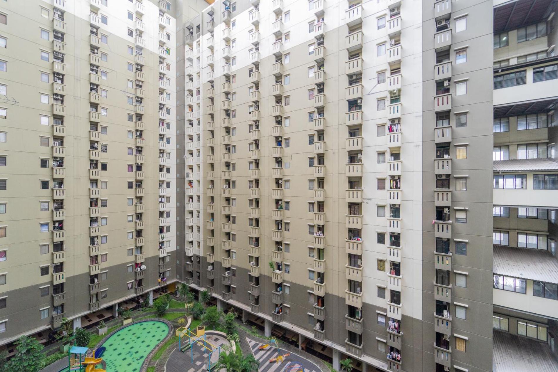 RedLiving Apartemen Gateway Cicadas - DB Room