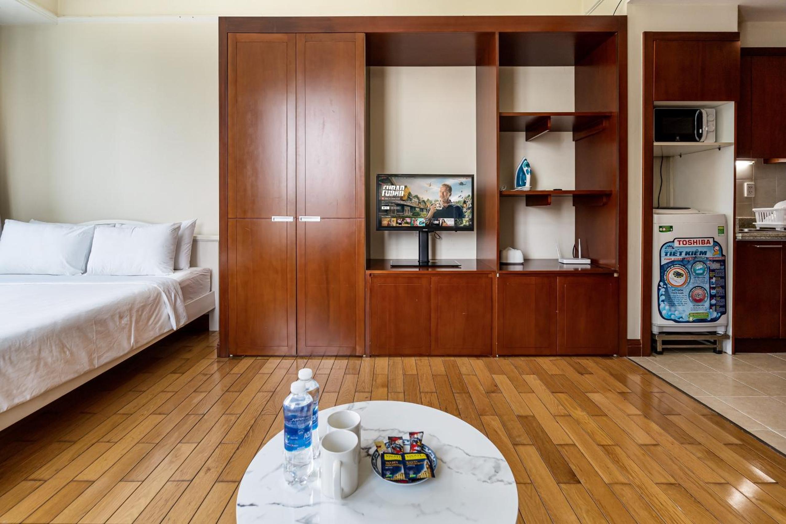 Melody Apartment - The Manor 2 Building