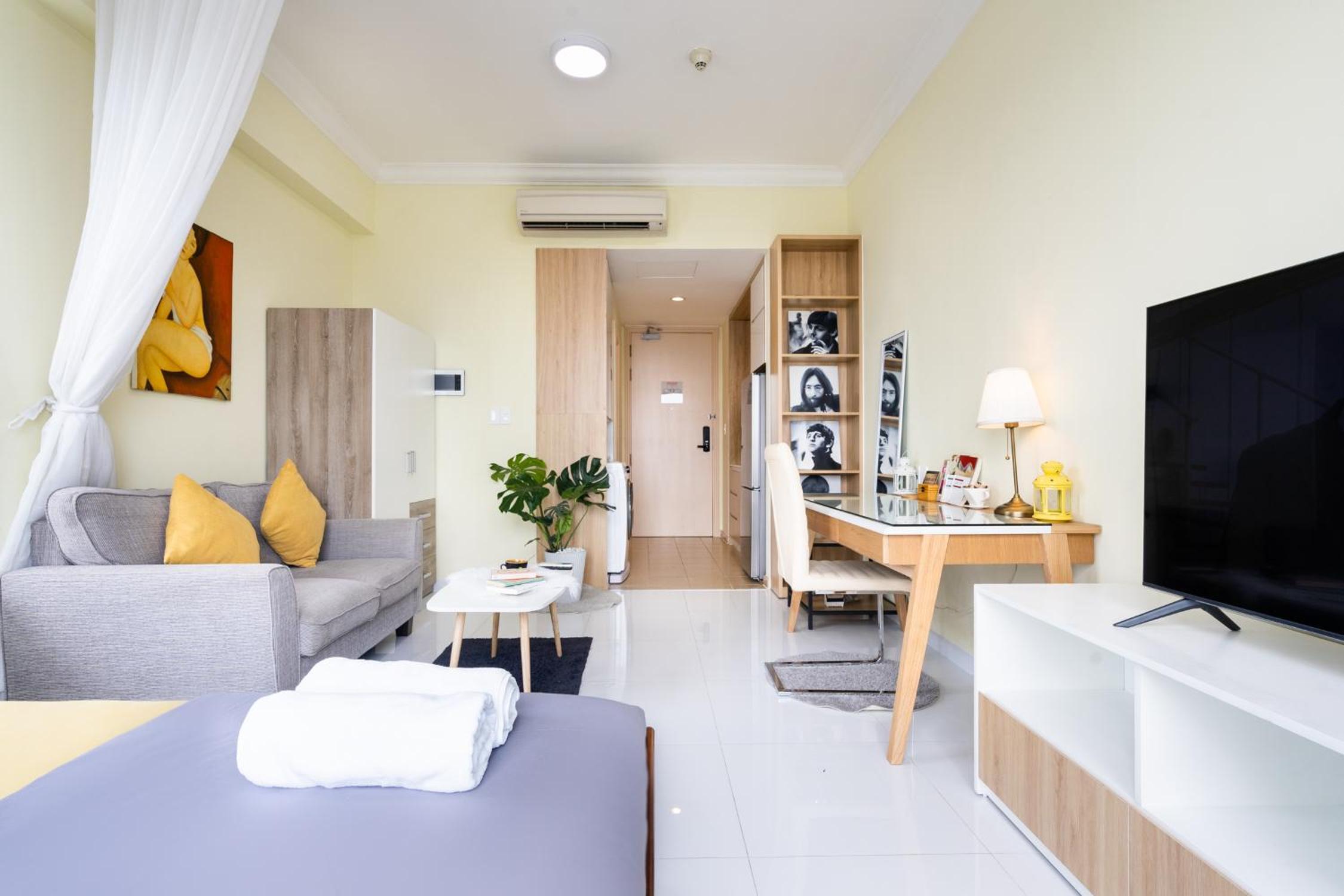Melody Apartment - The Manor 2 Building