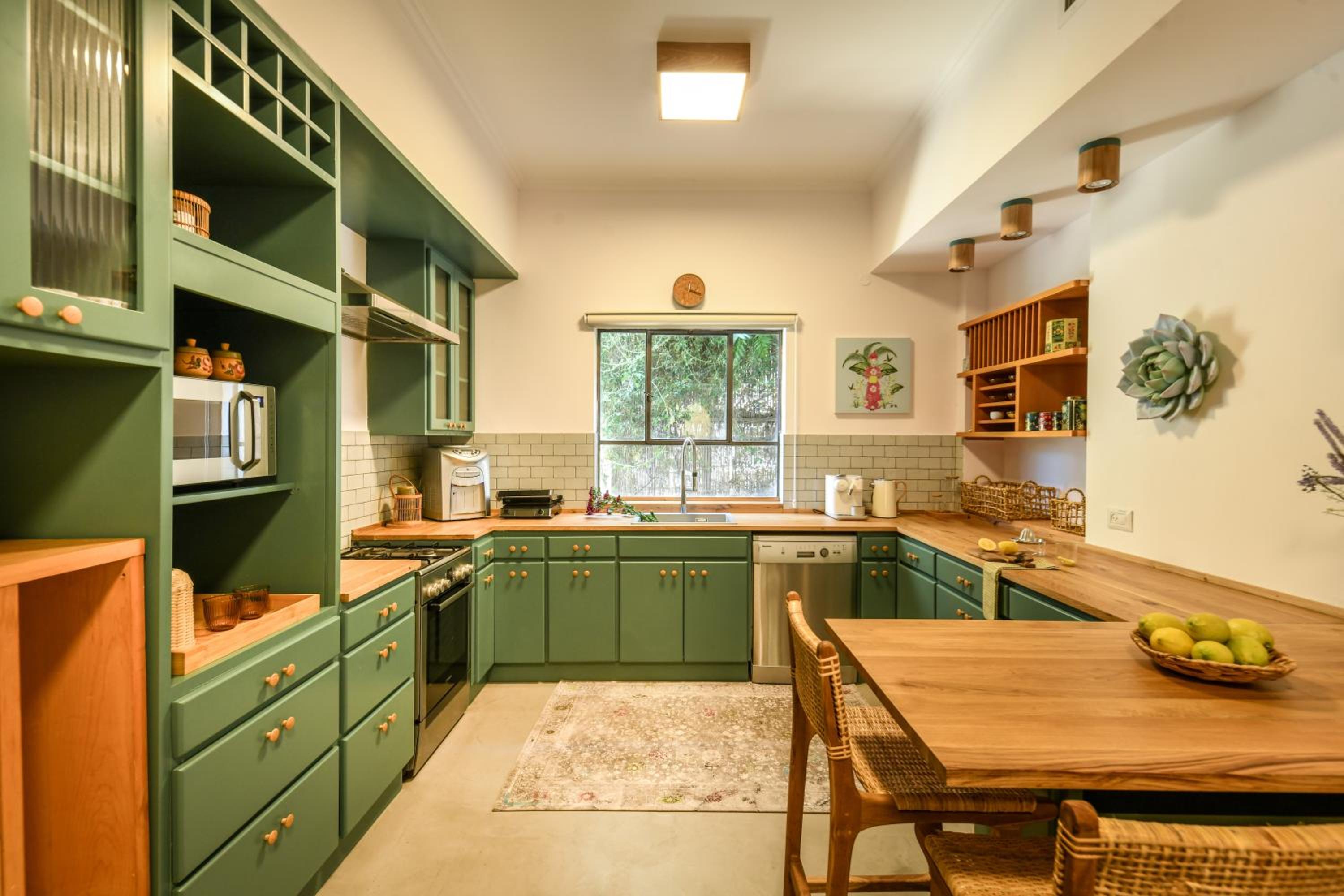 Charming 2BR Apt with a Breathtaking Patio in the Heart of the City with Shelter by Sea N' Rent