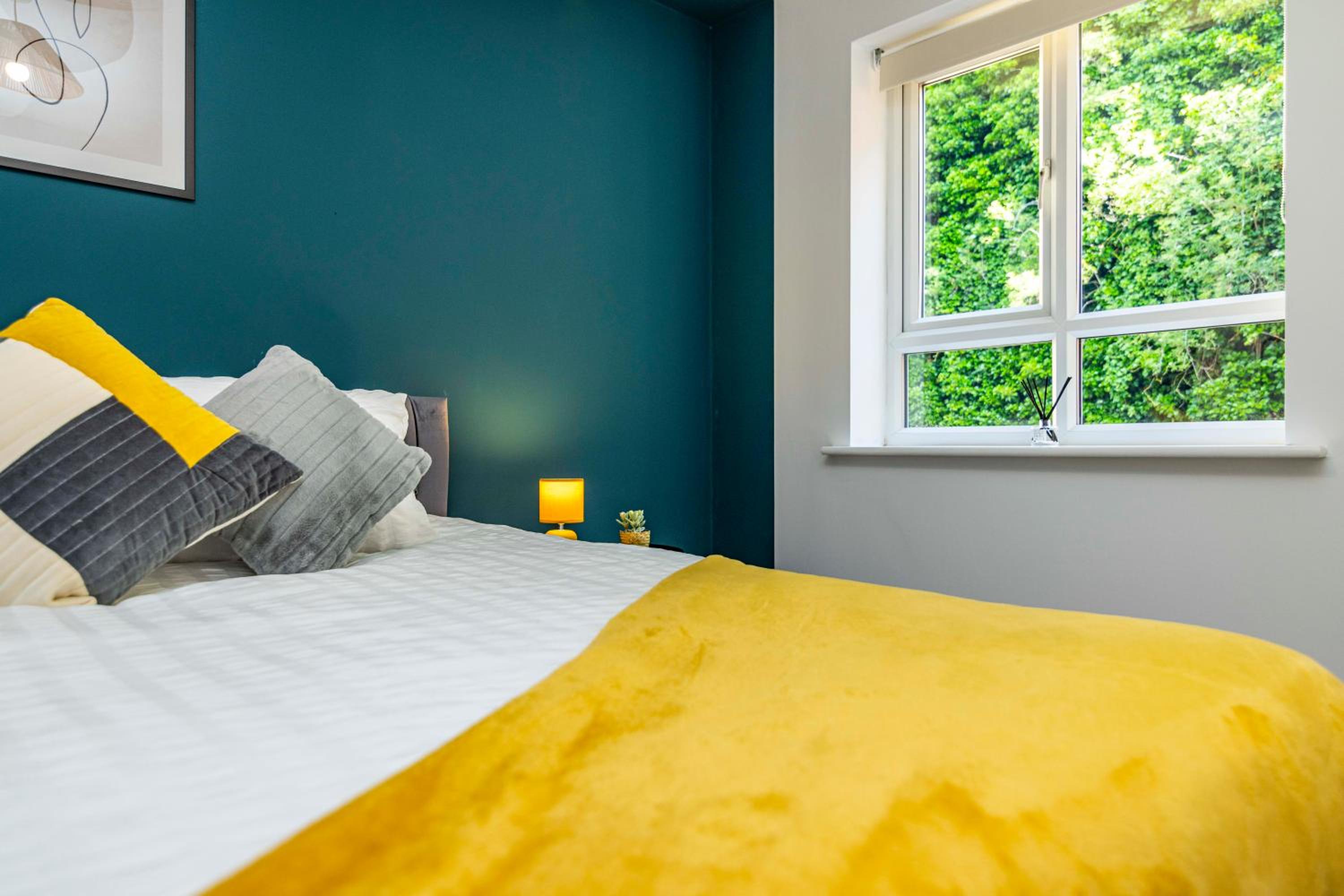 Fantastic Apartment, Short Distance from City Centre, Free Parking view 2