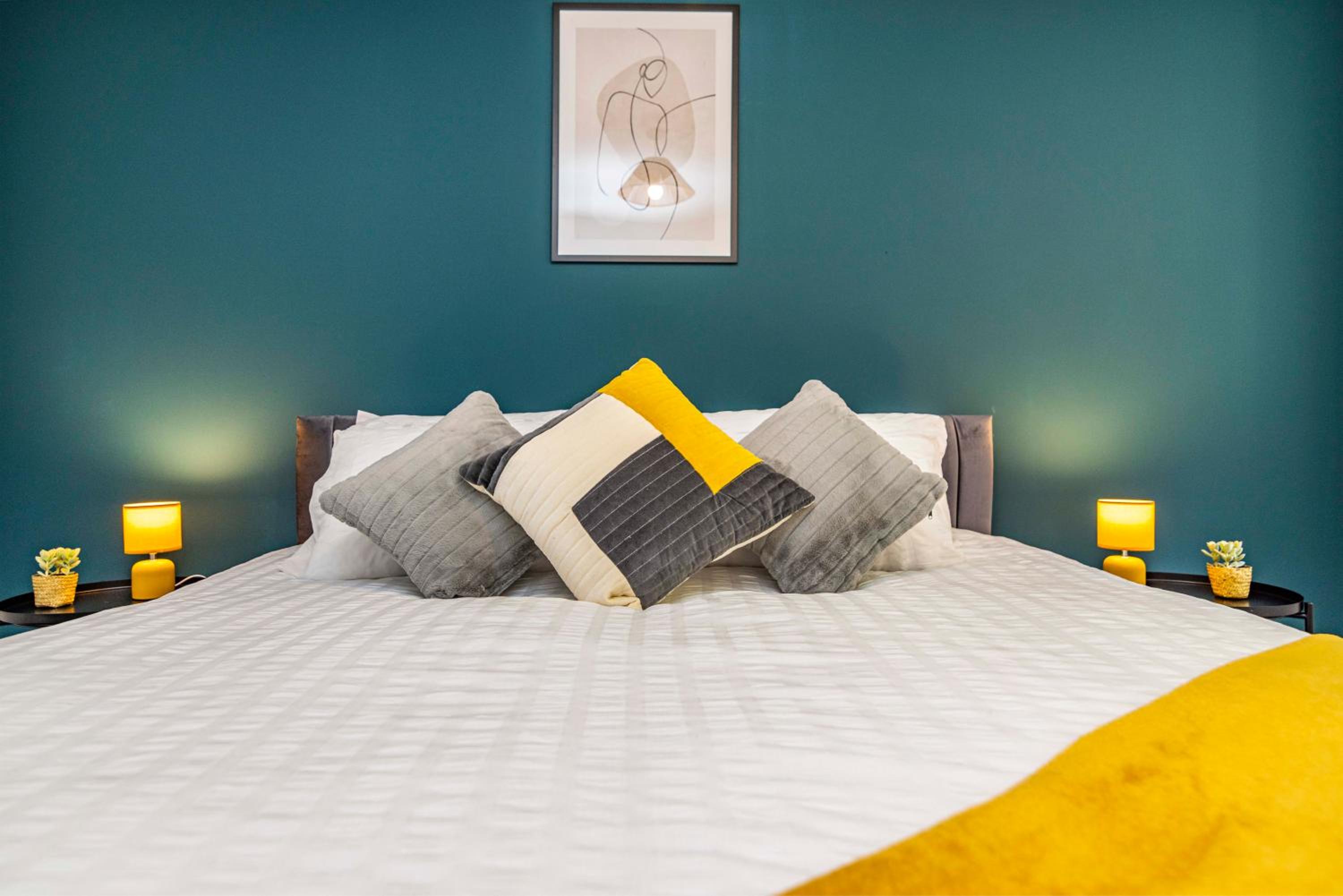 Fantastic Apartment, Short Distance from City Centre, Free Parking view 5