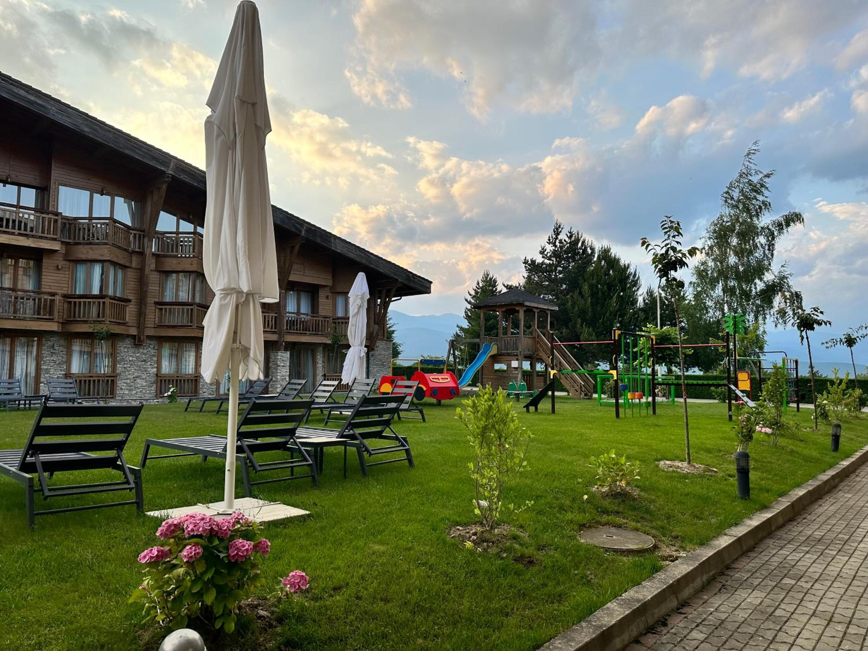 Pirin Golf & Spa Greenside Studio
