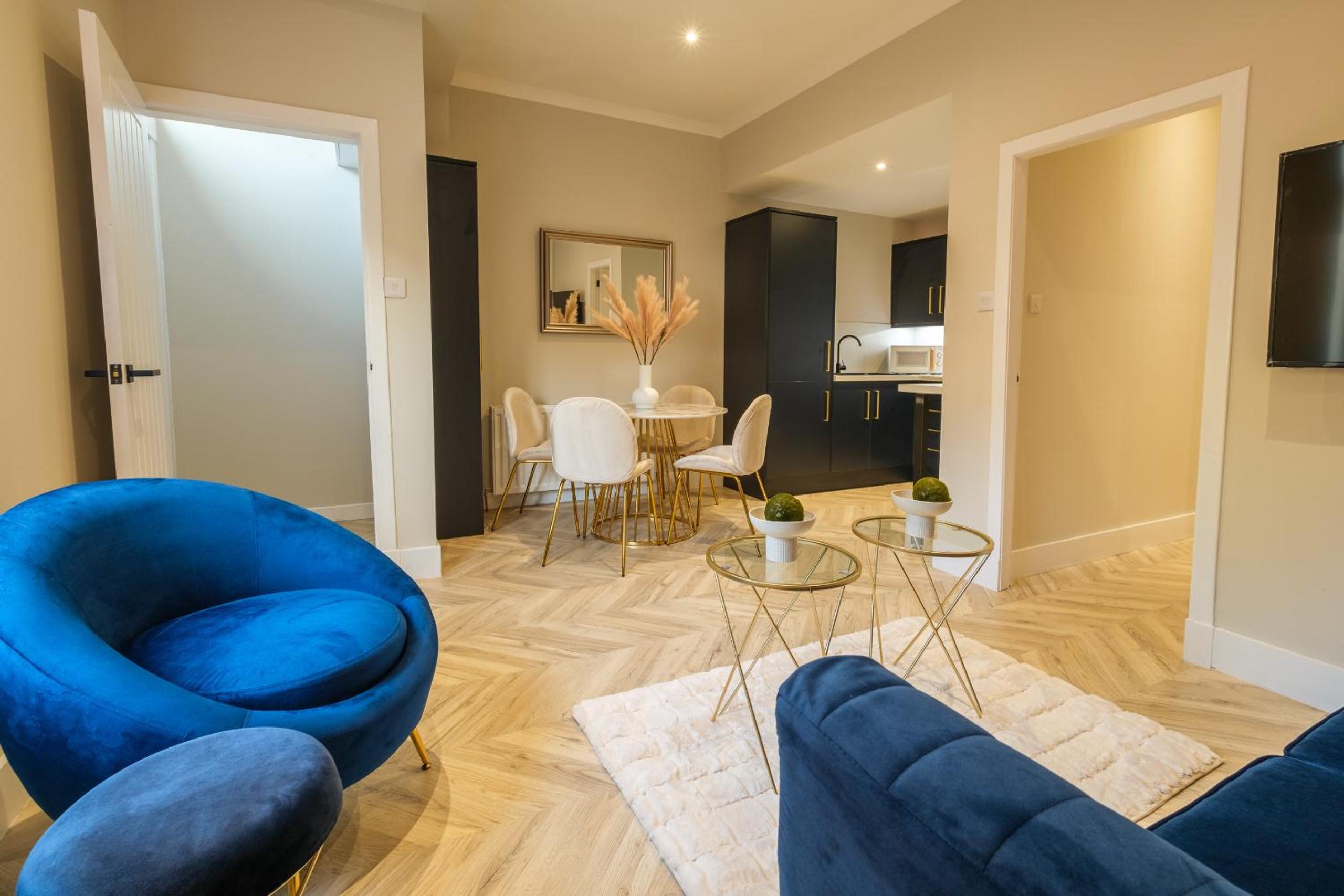 West End Retreat - SJA Stays - 2 Bed Apartment view 3