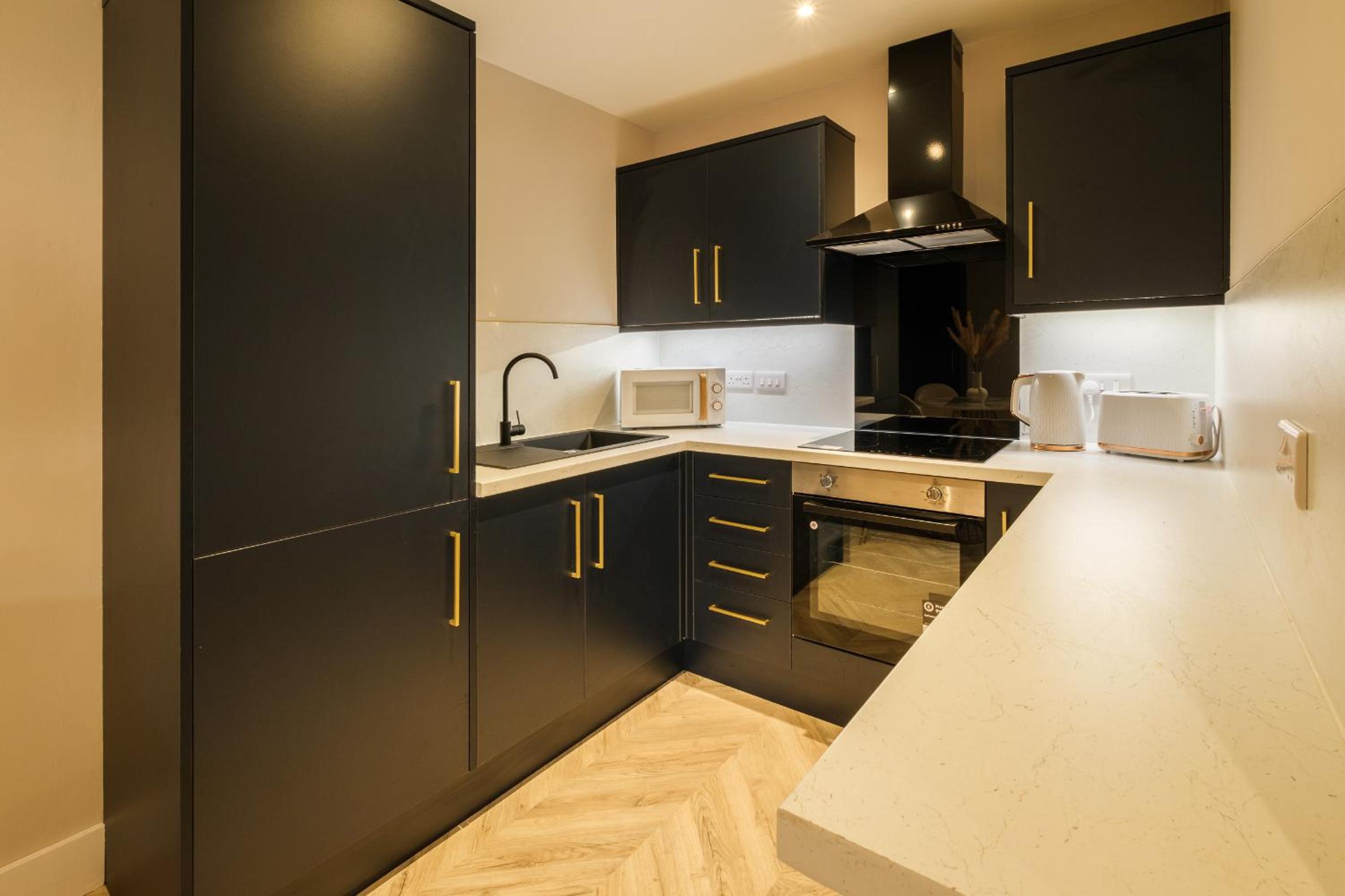 West End Retreat - SJA Stays - 2 Bed Apartment view 4