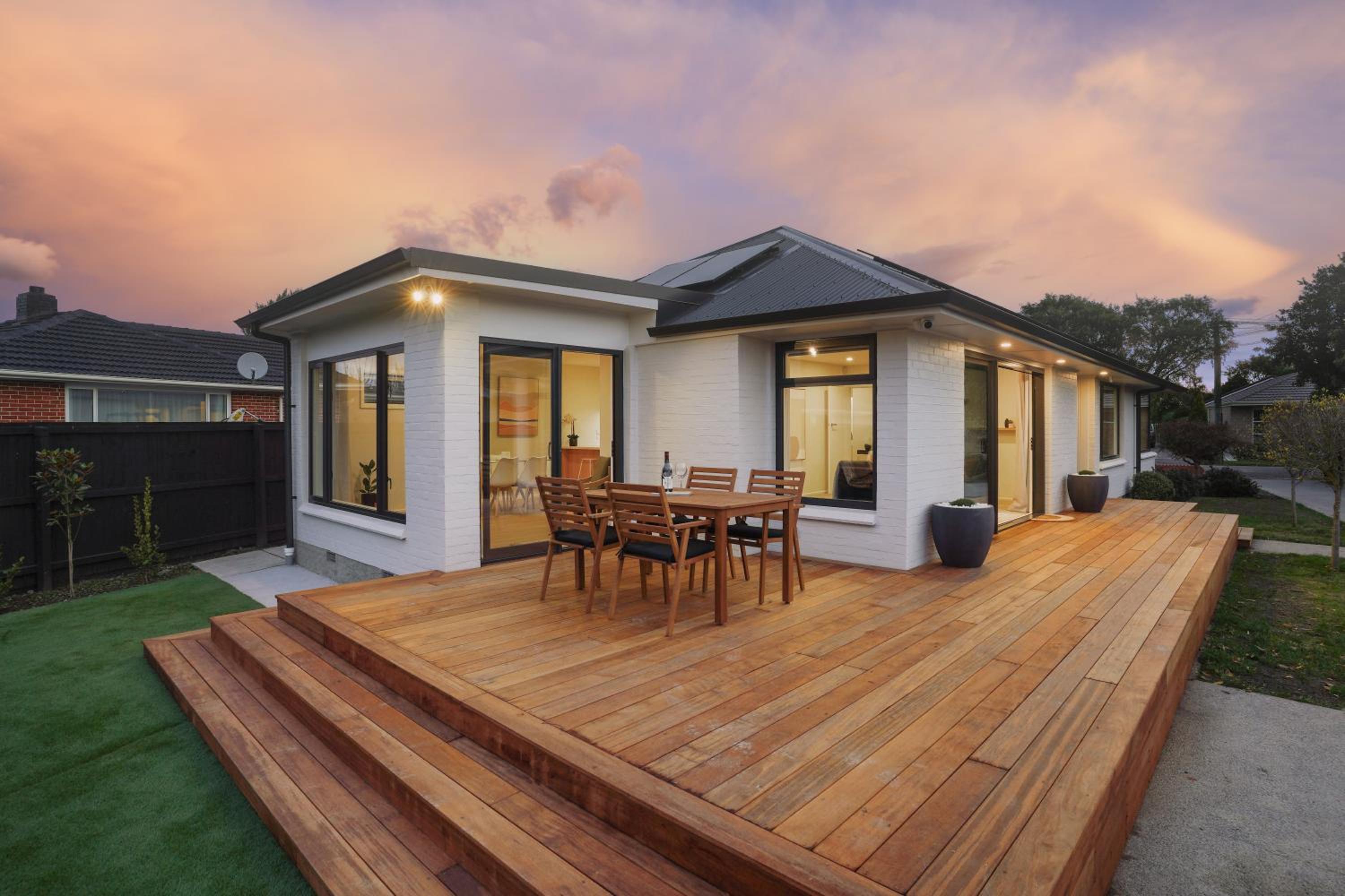 Private Family 4BR Home, Near Airport, Free Parking
