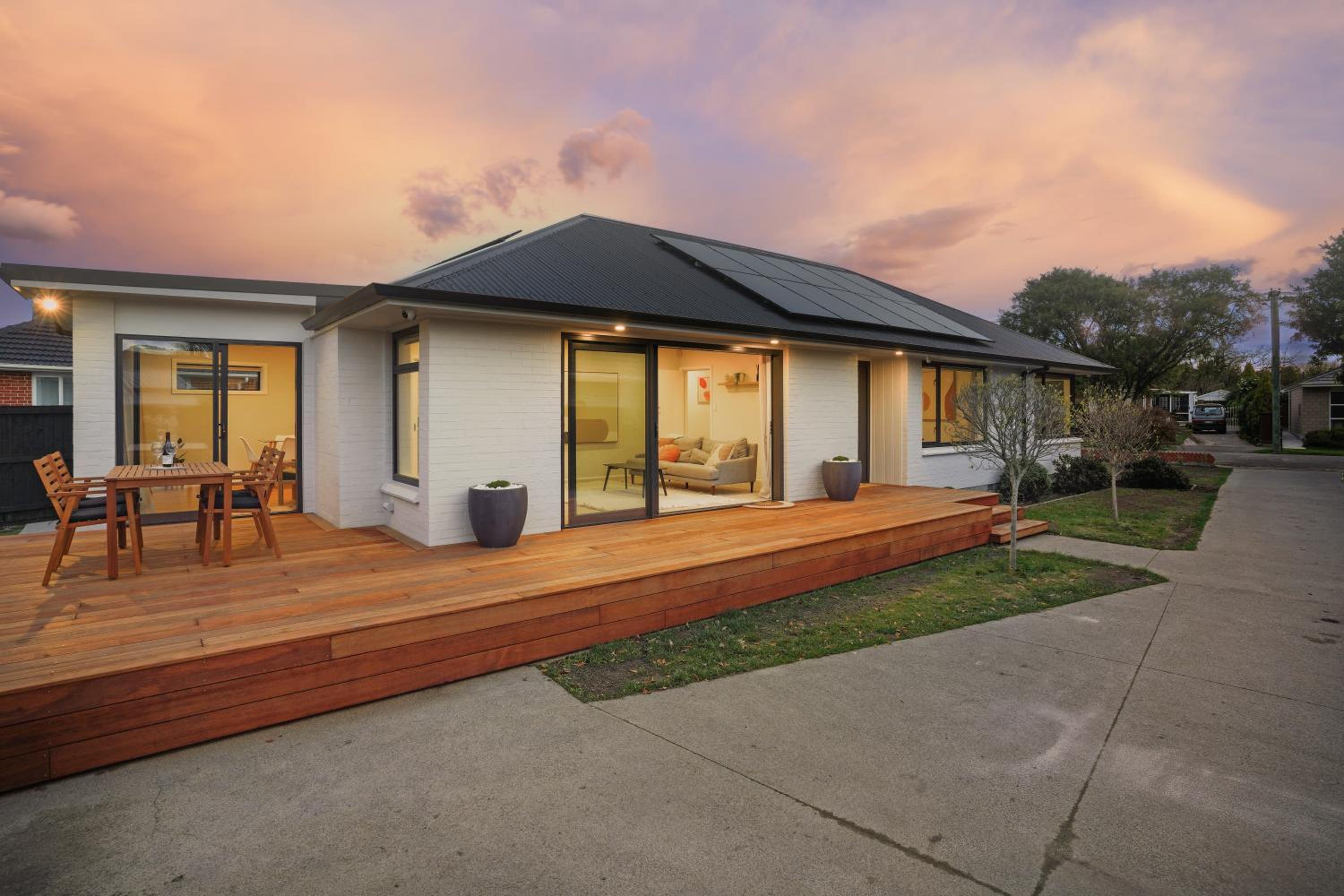 Private Family 4BR Home, Near Airport, Free Parking
