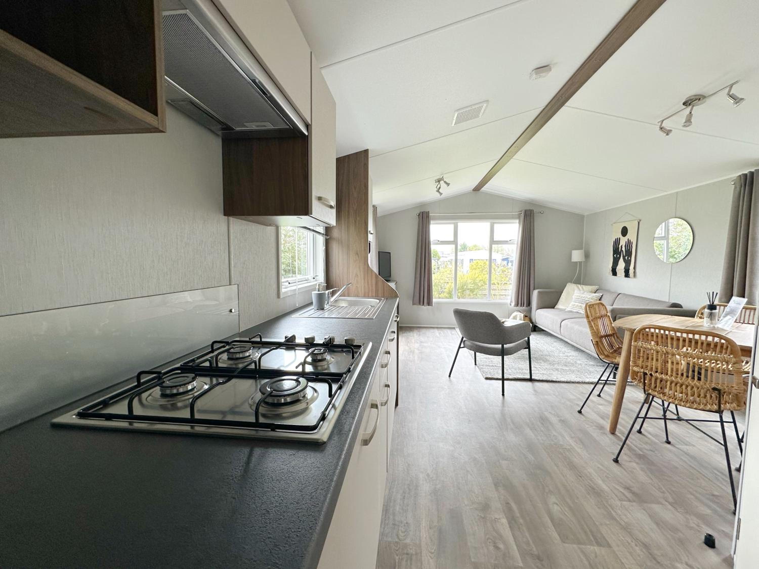Chalet 534 op Recreatiepark De Wielen view 5