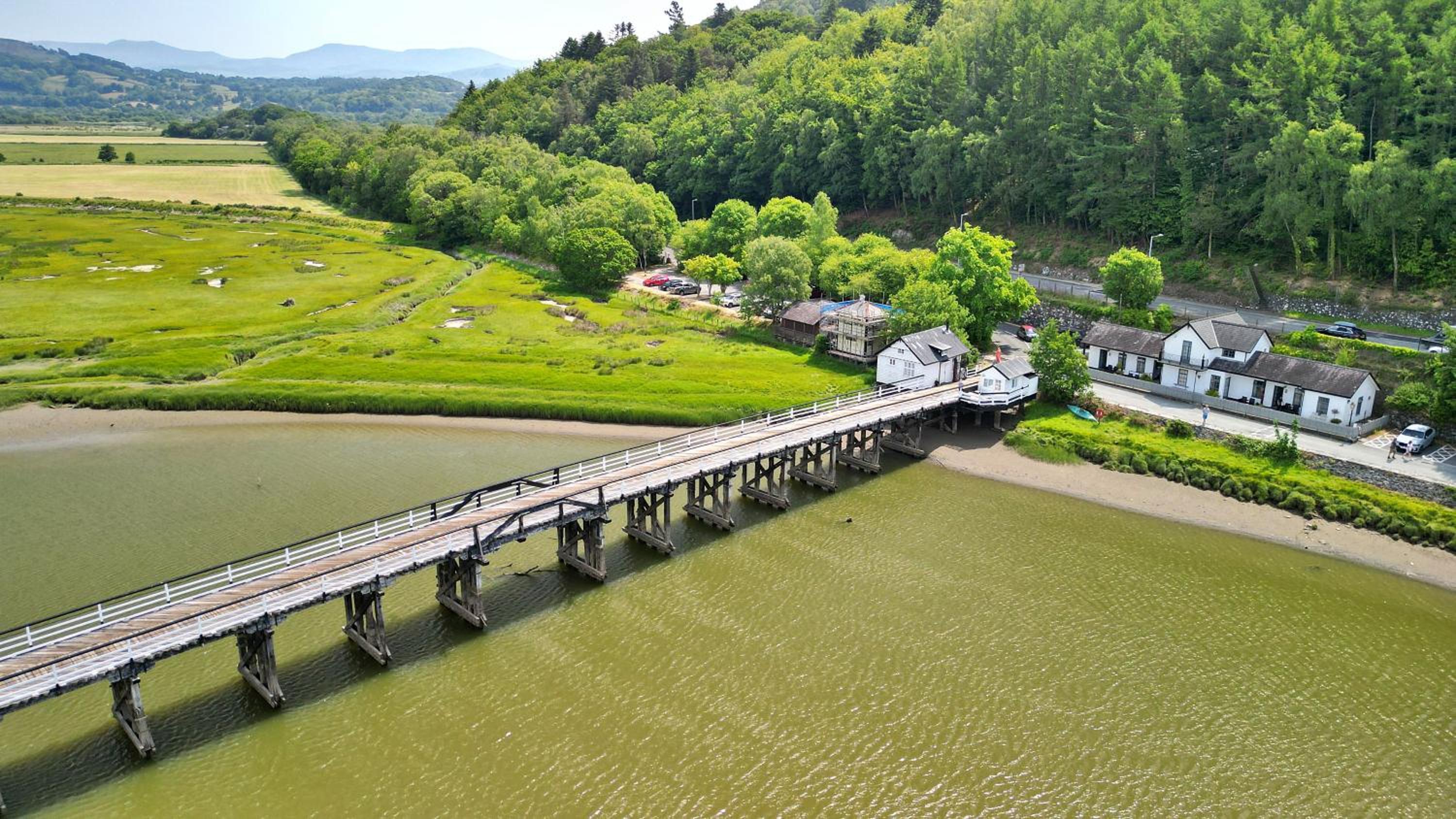 Finest Retreats - Toll Bridge Cottage view 4