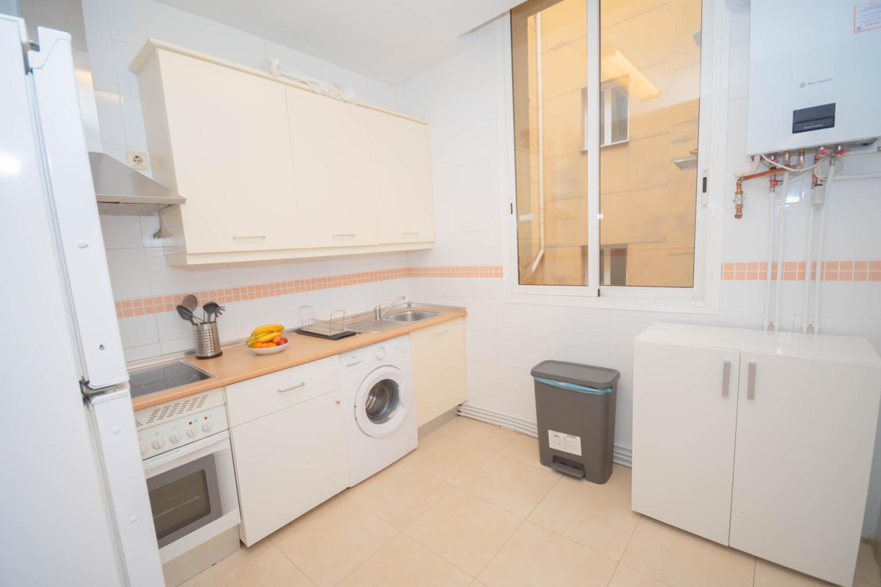 For You Rentals Hermoso apartamento TEMPORAL Plaza Zerolo - Chueca - Madrid DIN131F view 3