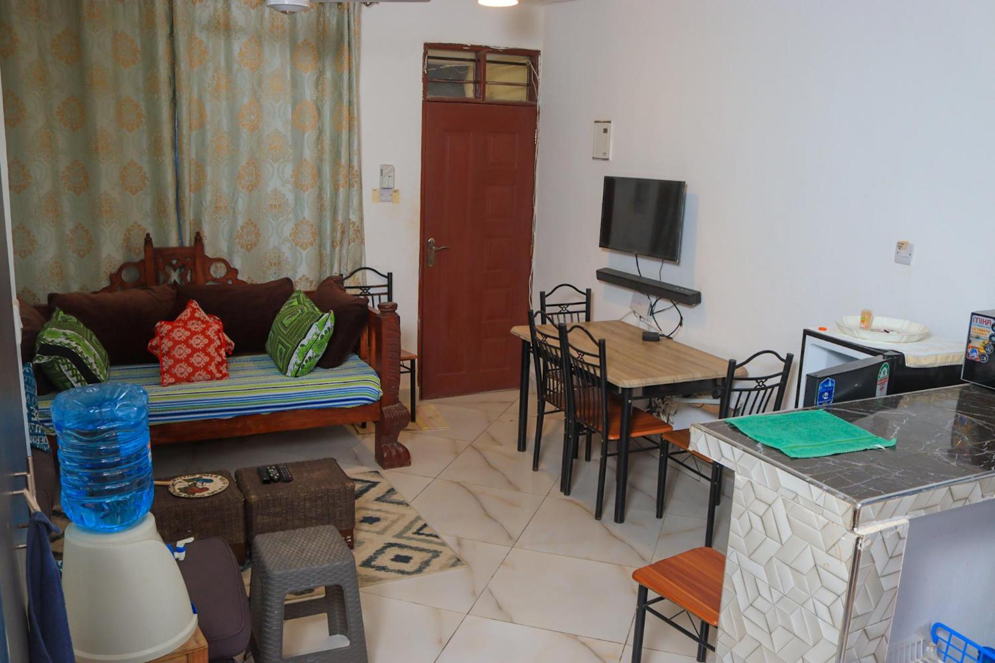 Serene 2 bedroom homestay 15mindrive to the beach view 2