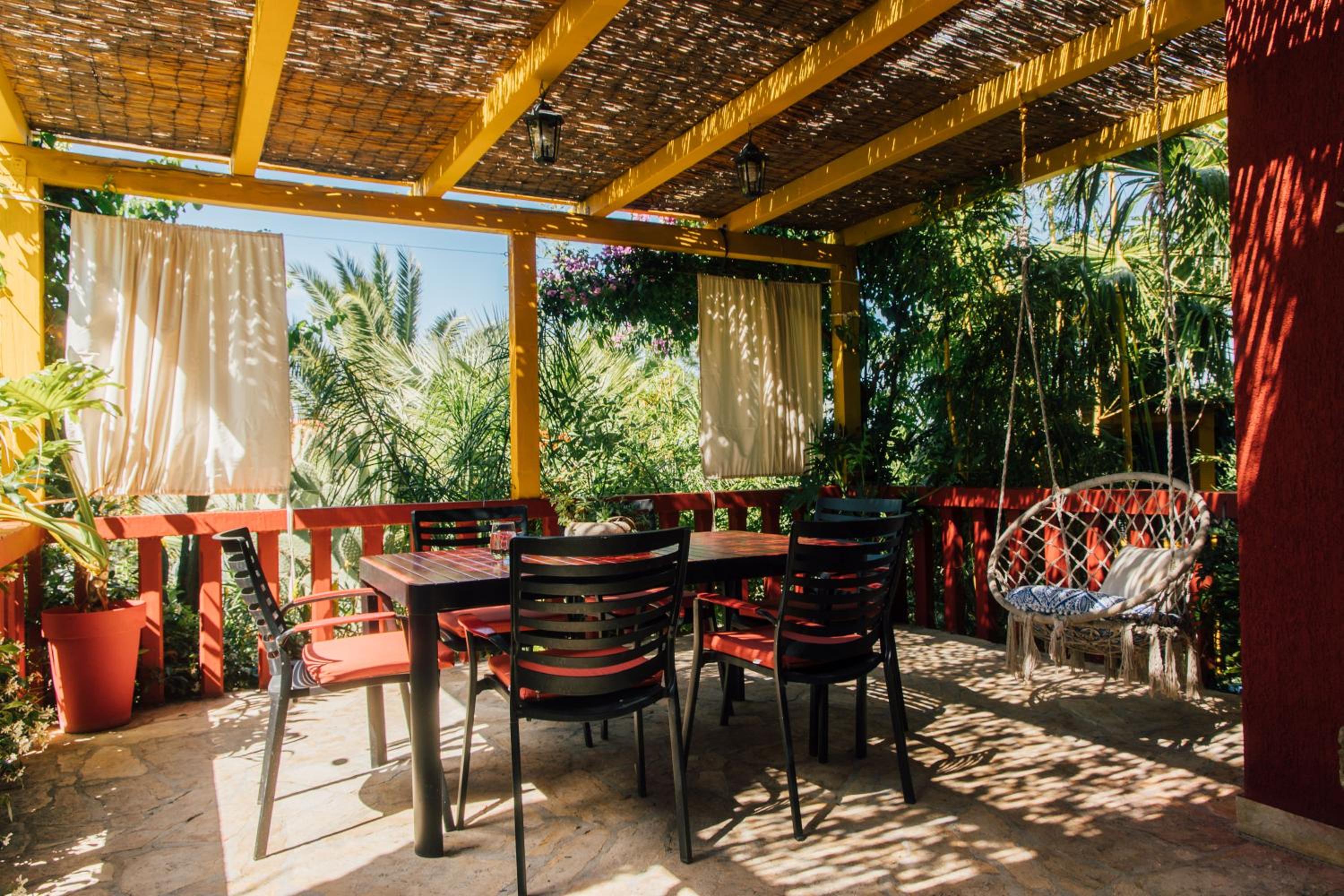 Villa Tropica, total privacy, tropical garden and private pool view 4