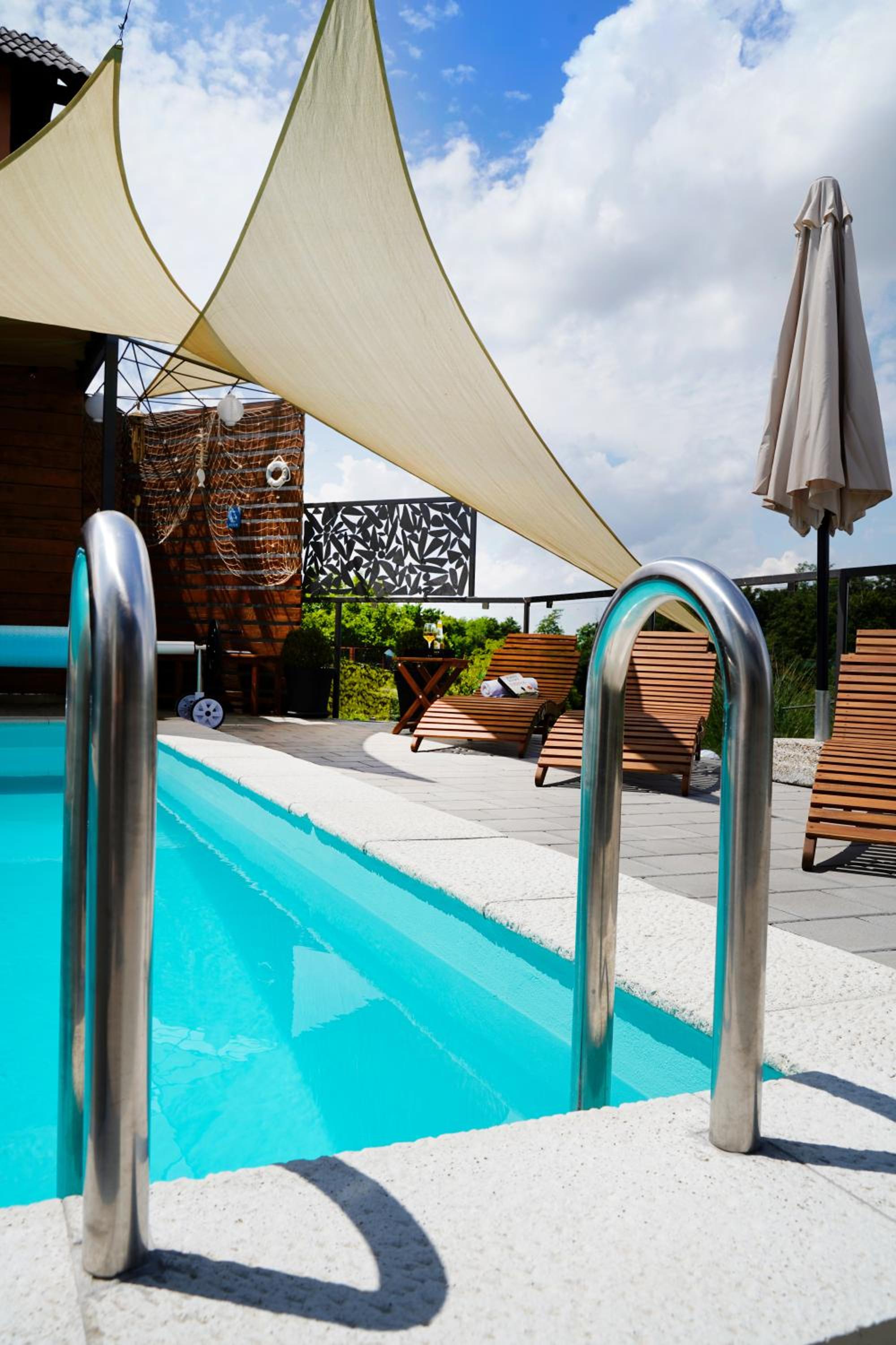 Aura Lux Holiday Home with Pool view 5