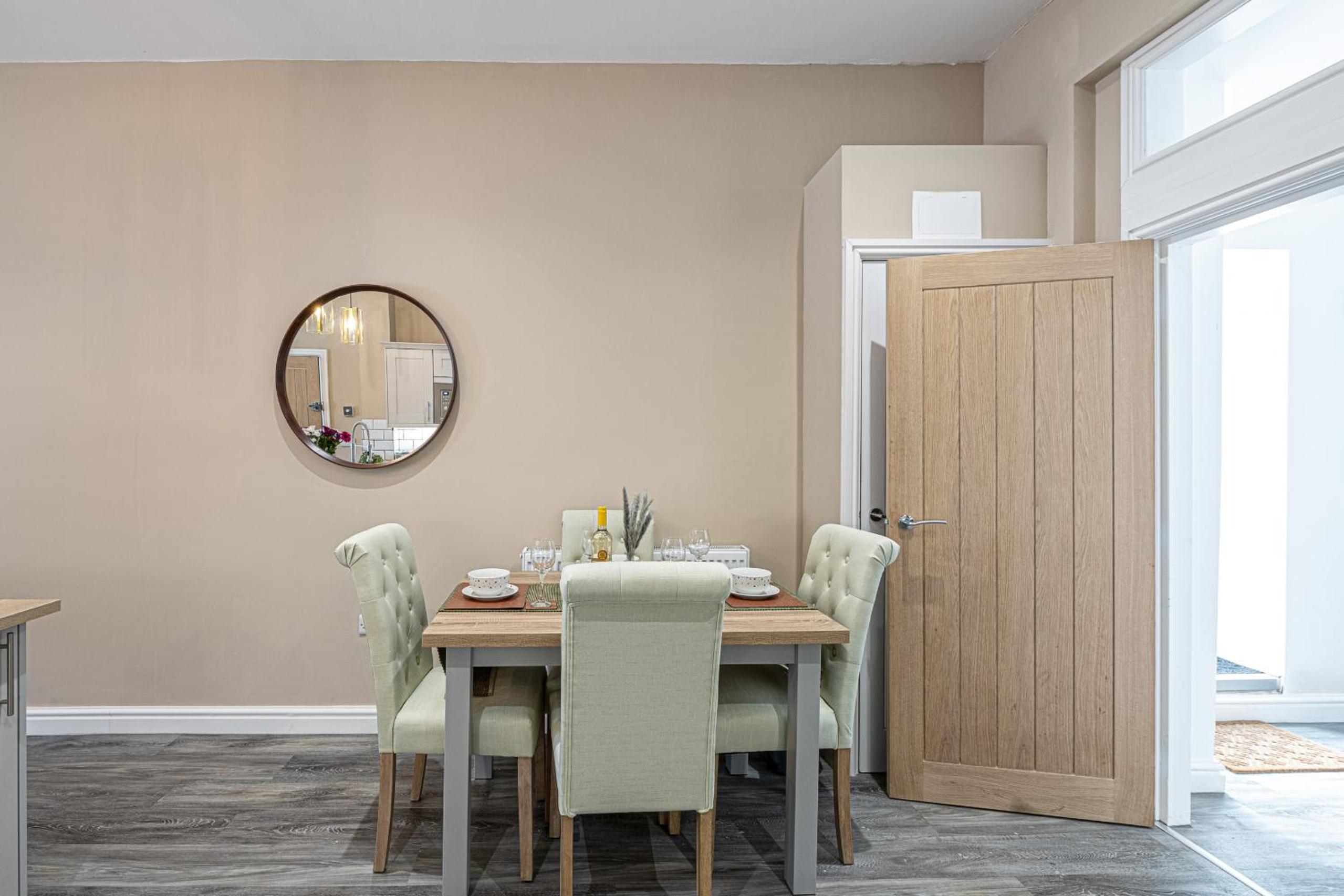 Finest Retreats - Peace Retreats Apartment, Pwllheli