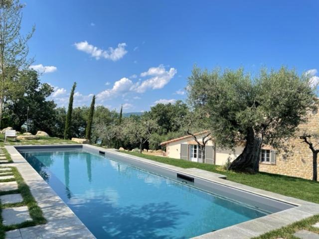 Villa la Madonna with pool and padelcourt view 3