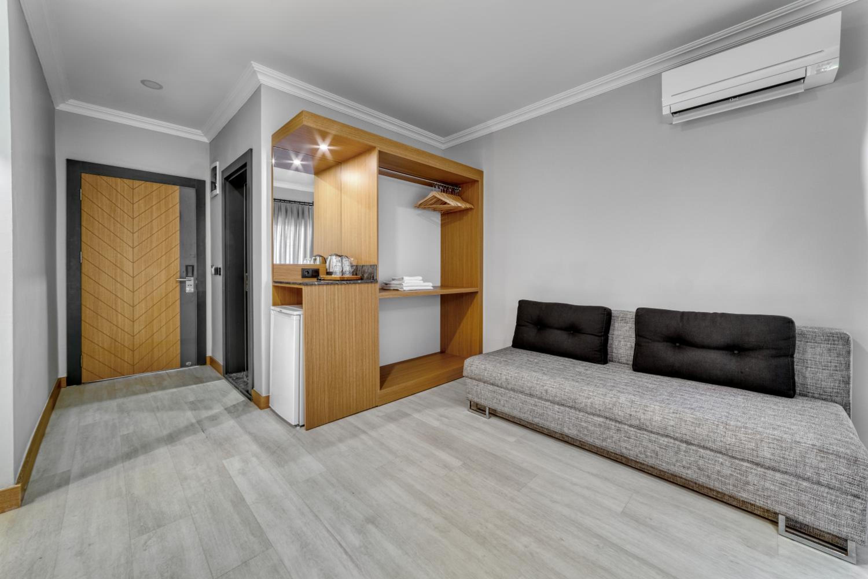 Hildegard Hotel - Image 29