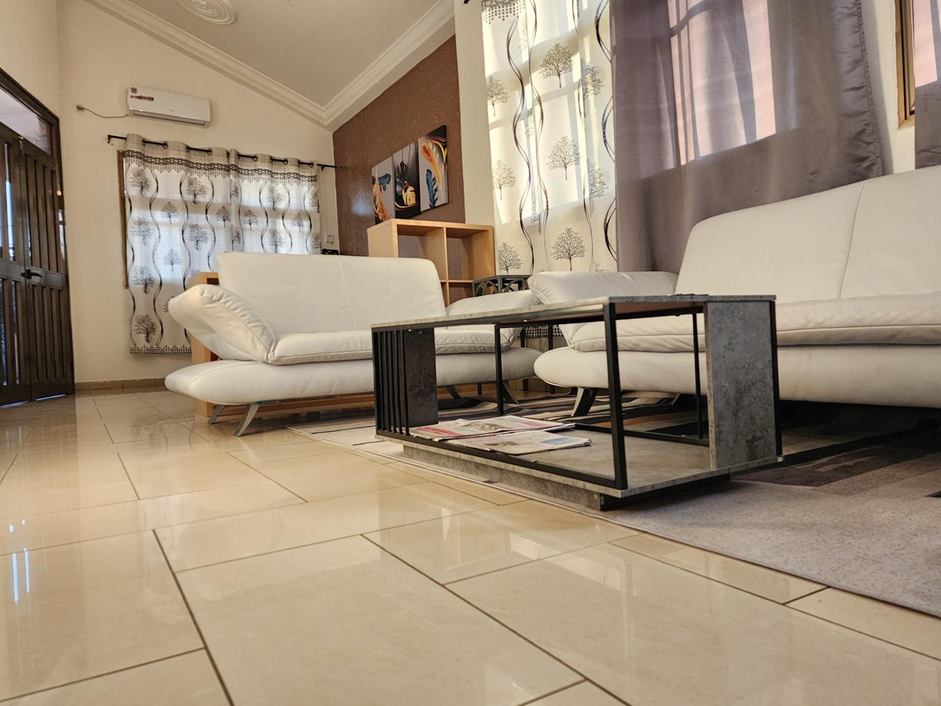 KADIDJA APARTMENTS & SUITES Akodessewa view 4