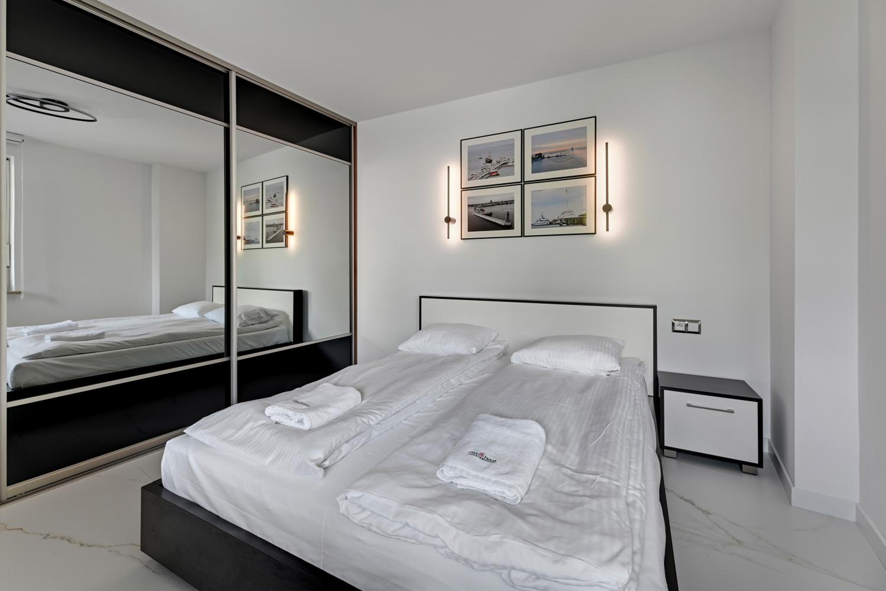 Sunrise apartments close to the beach & by Noclegi Renters