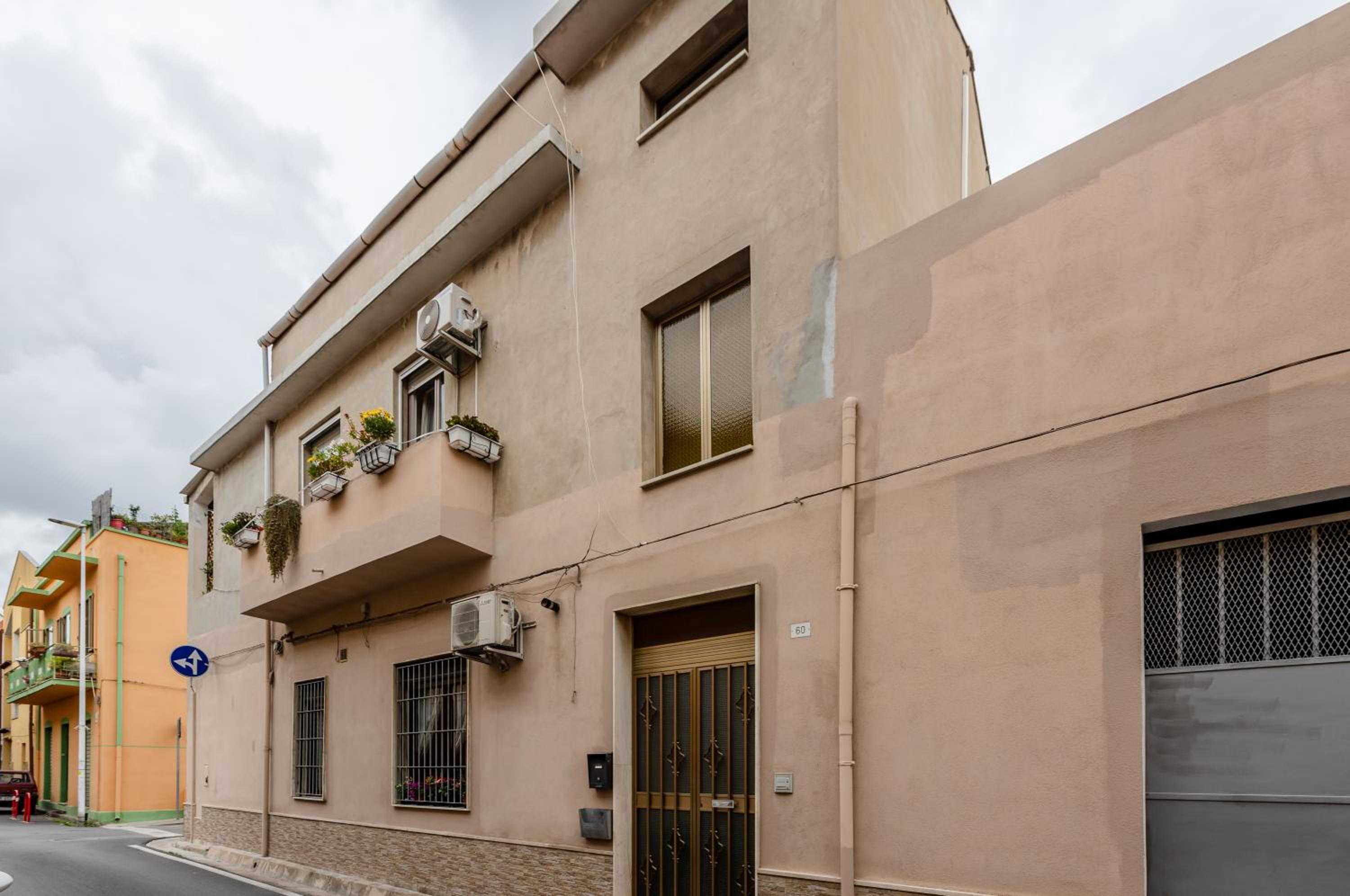 Cagliari Comfy Apartment with Terrace & Netflix!