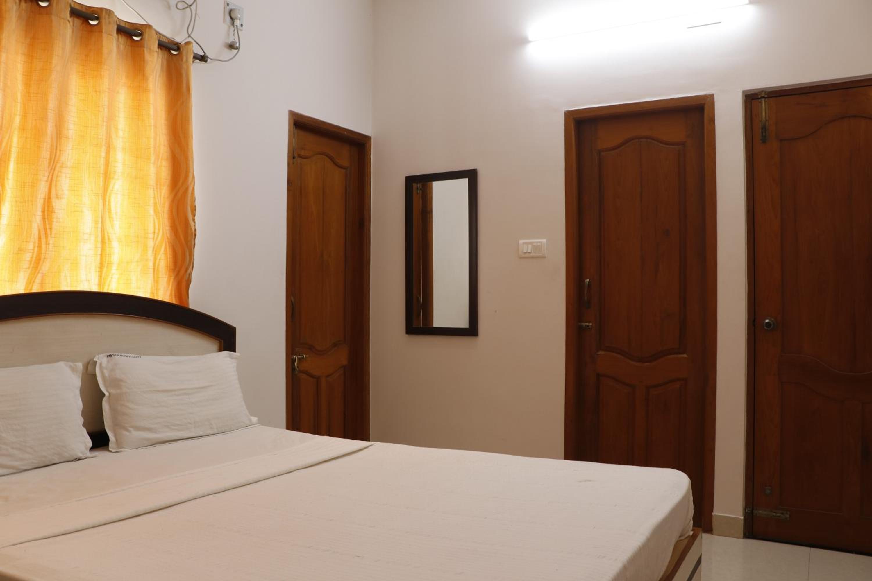 FIESTA HOUSE Pallikaranai view 3