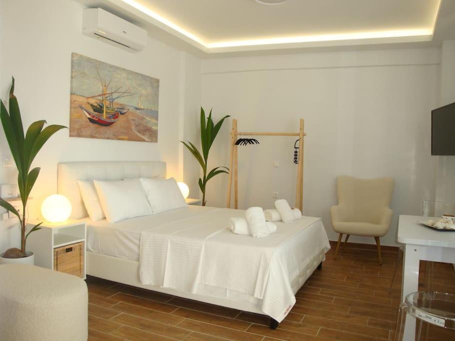 Centre Penthouse With SeaView