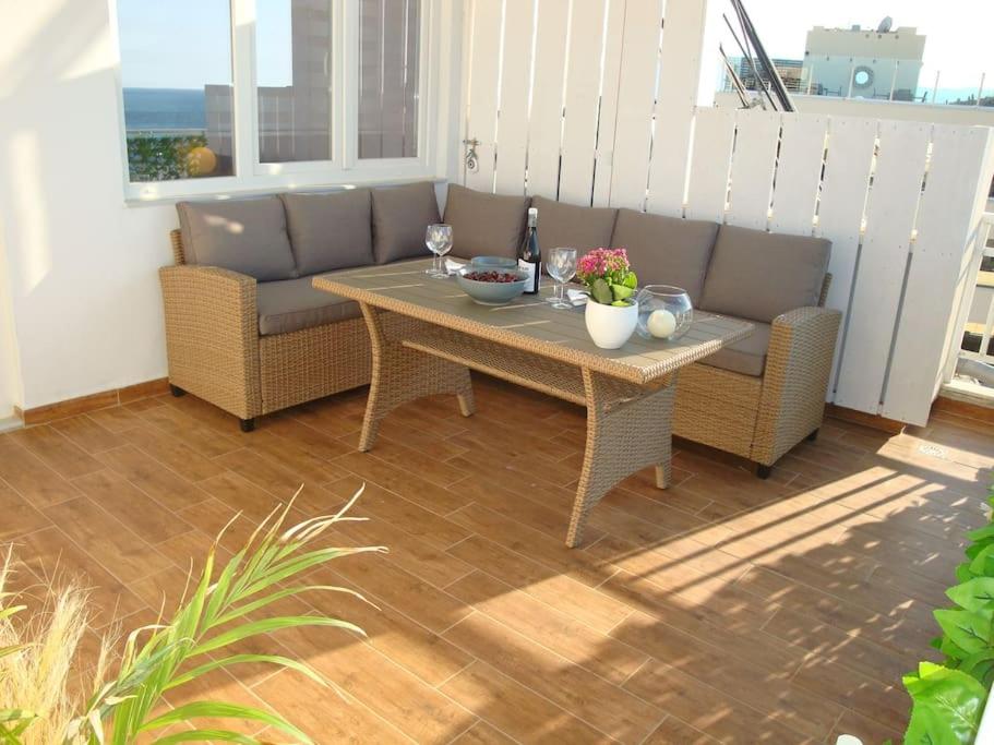 Centre Penthouse With SeaView