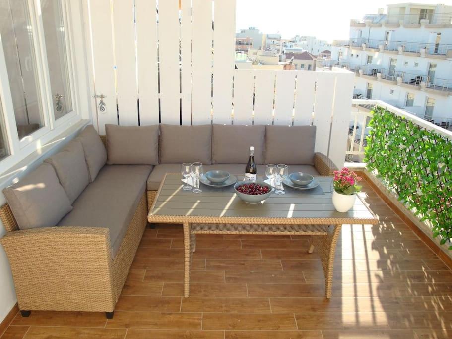 Centre Penthouse With SeaView