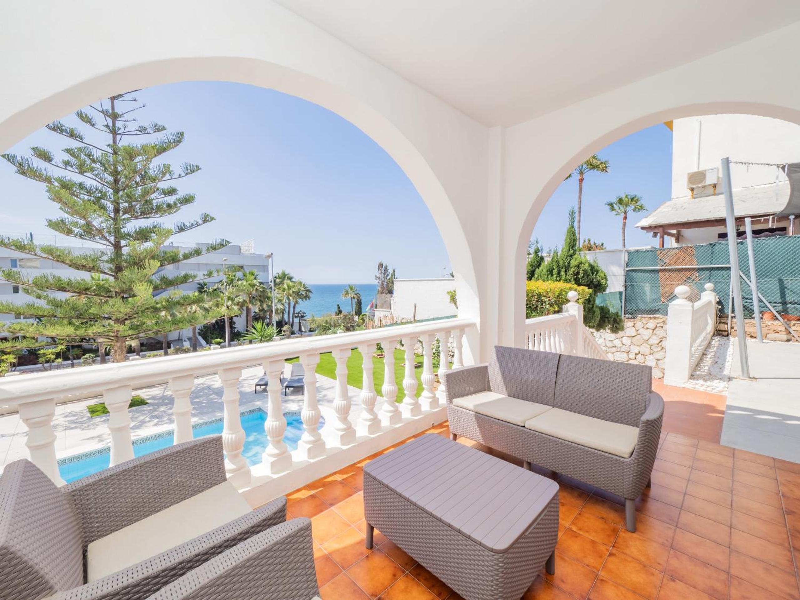 Cubo's Beach Front Villa Benalmadena