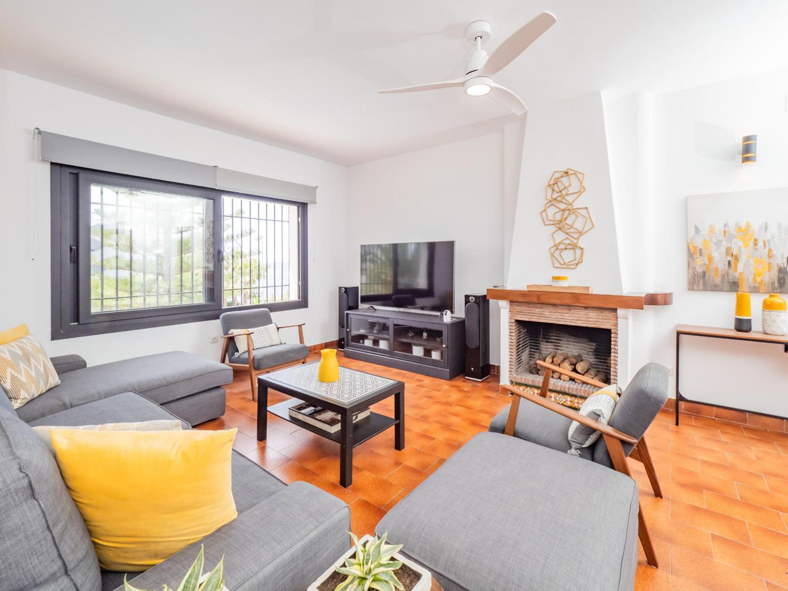 Cubo's Beach Front Villa Benalmadena