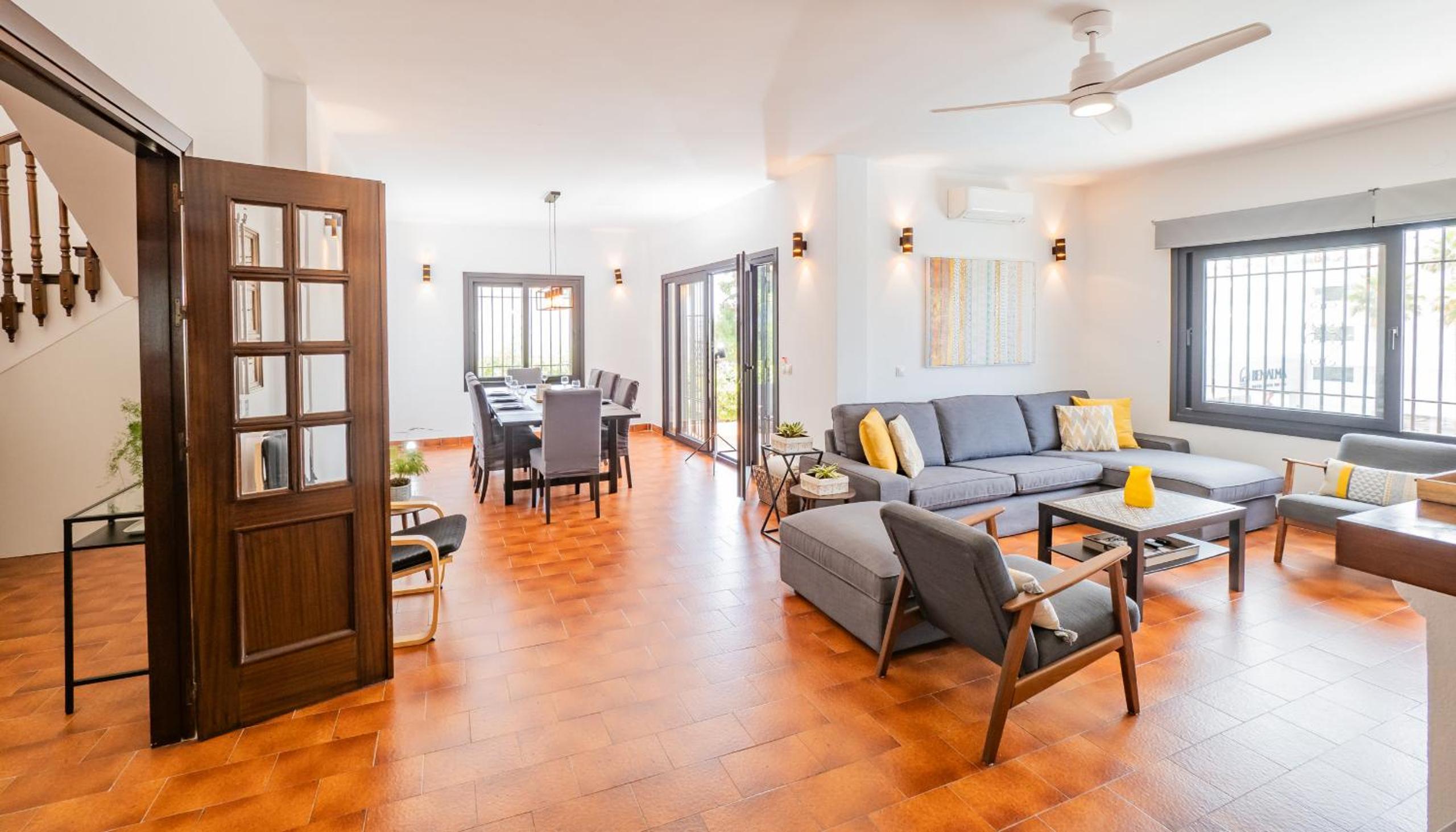 Cubo's Beach Front Villa Benalmadena