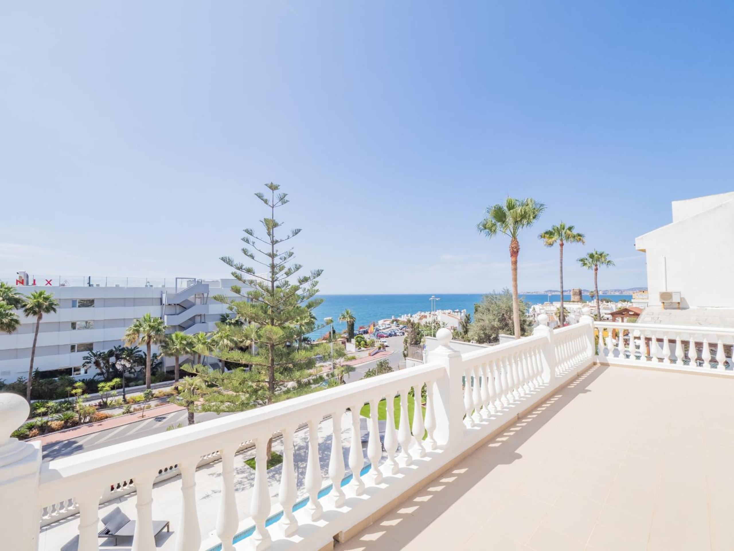 Cubo's Beach Front Villa Benalmadena