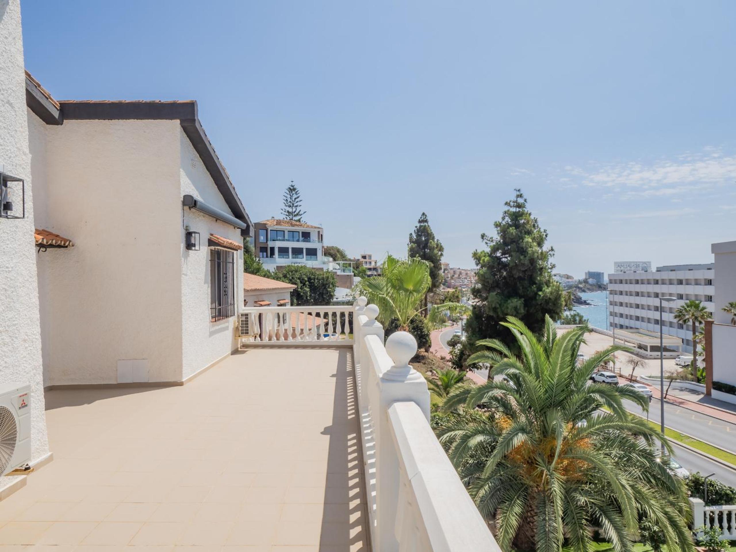Cubo's Beach Front Villa Benalmadena