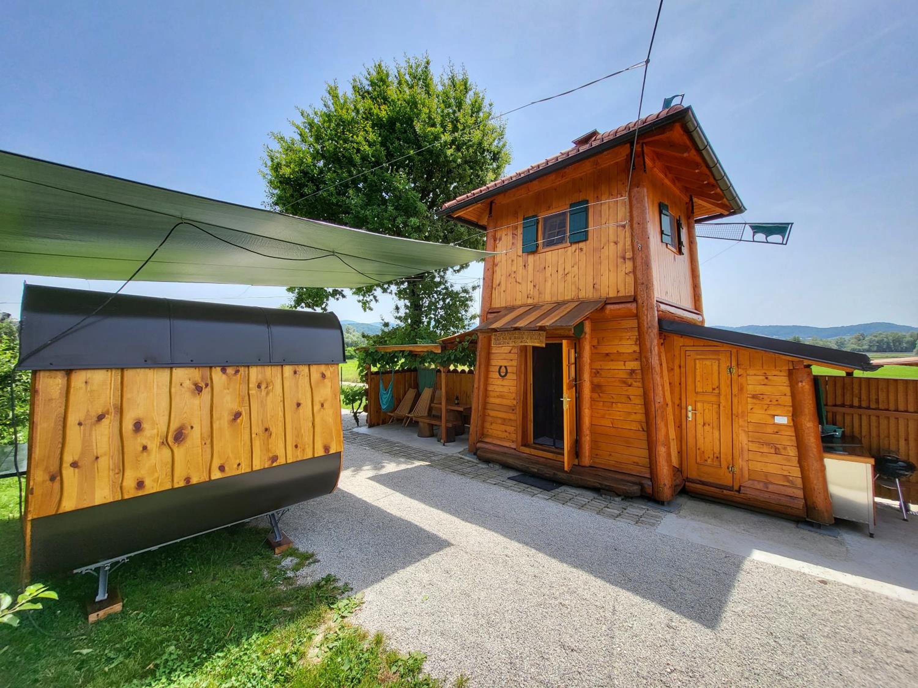 Hotel Unique wooden holiday house in nature - Image 1