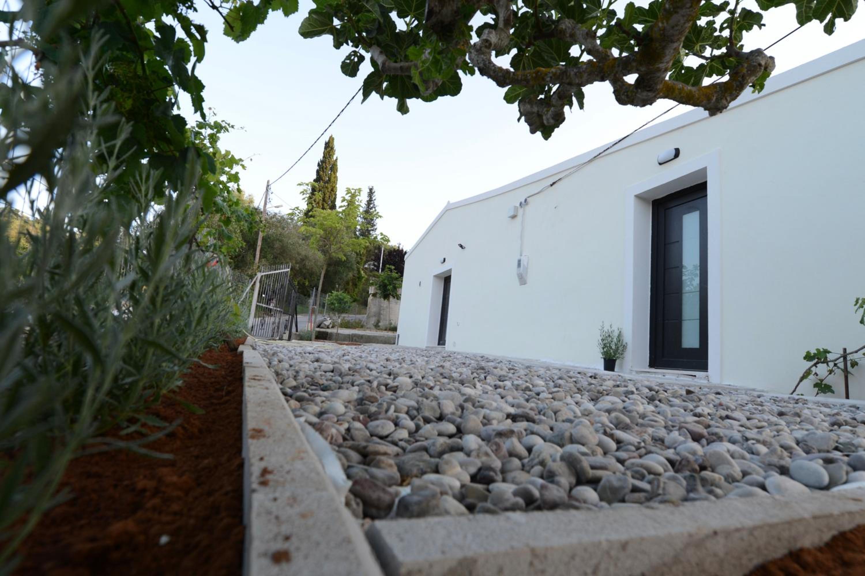 Stablus house