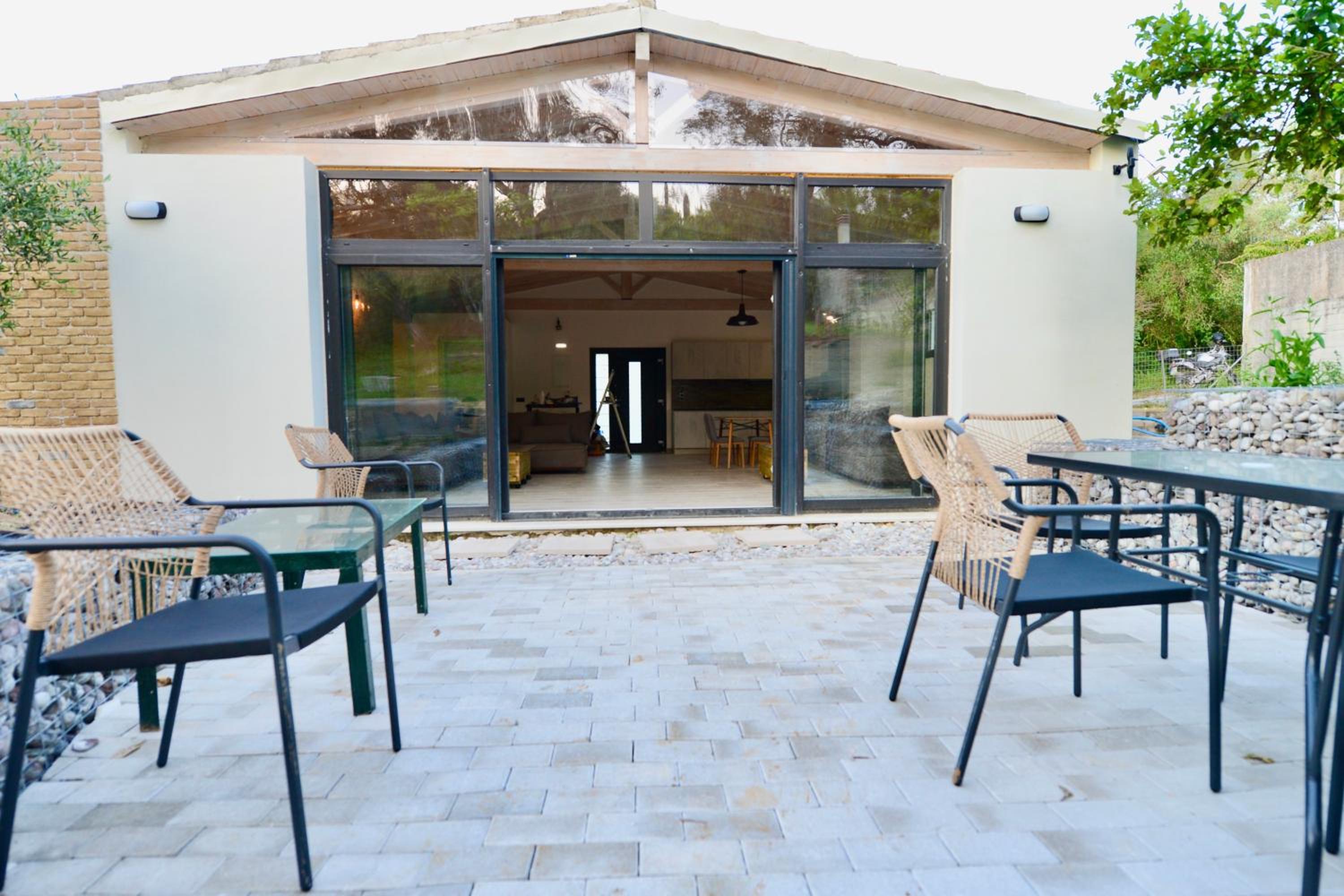 Stablus house