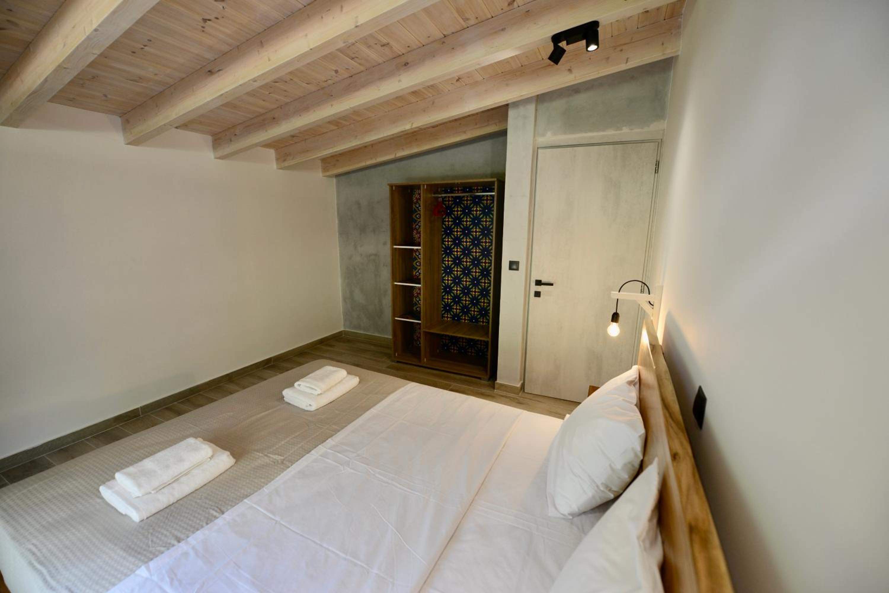 Stablus house