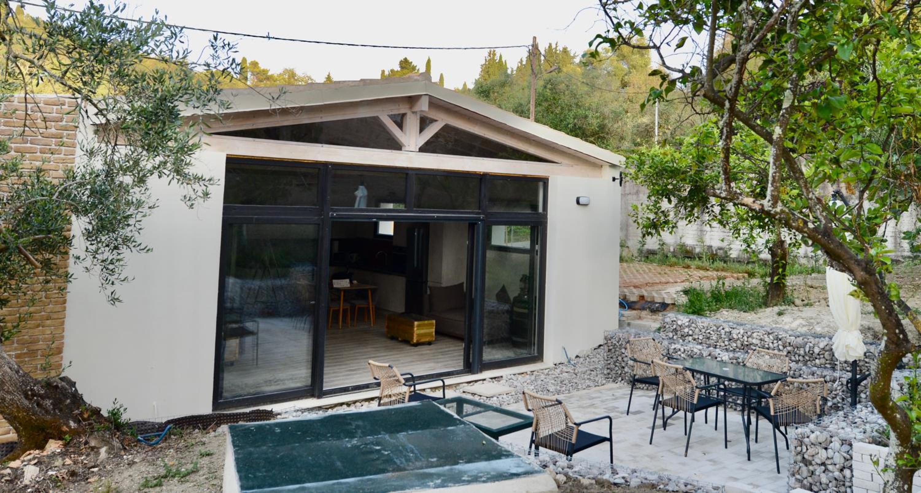 Stablus house