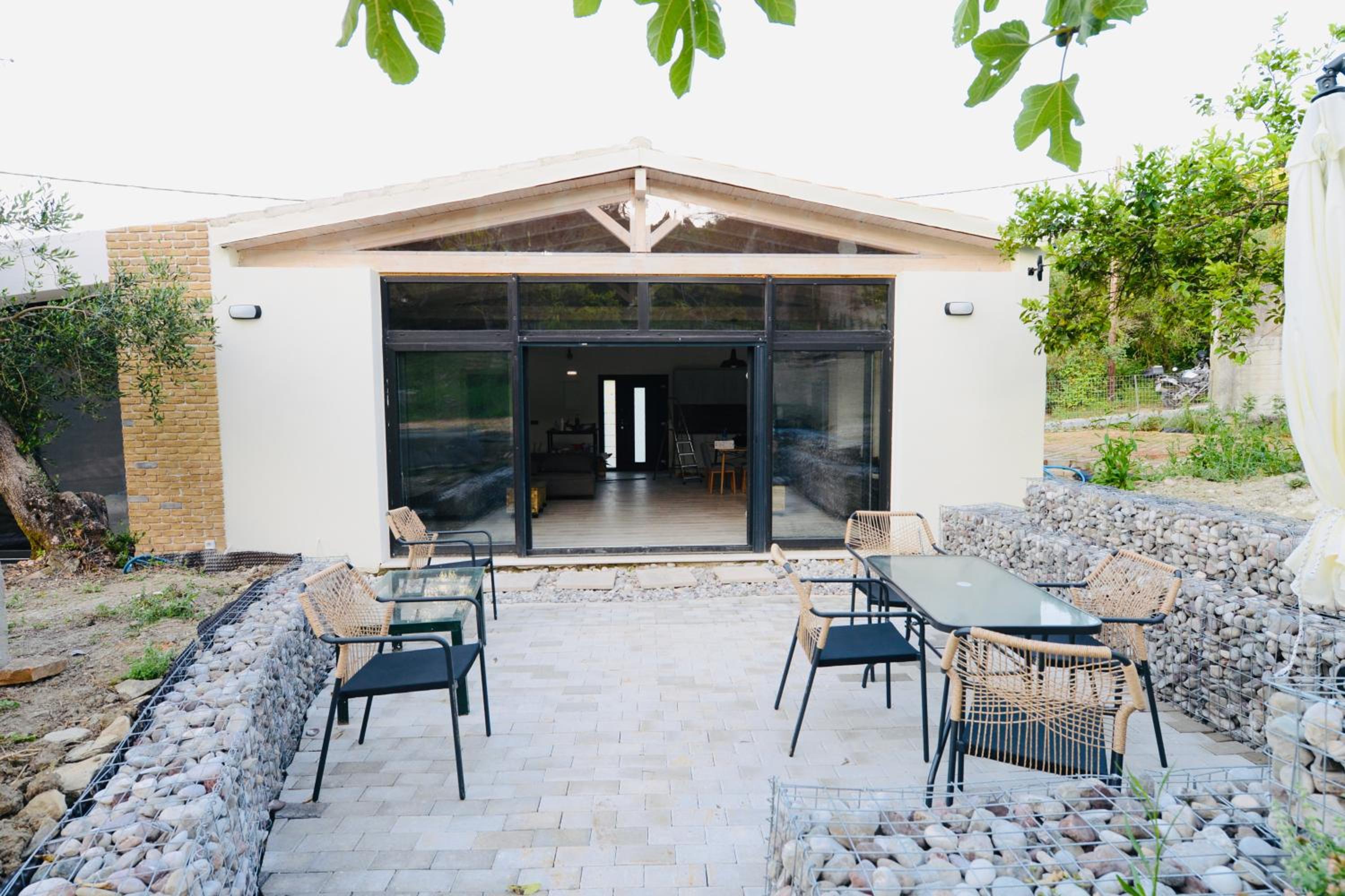 Stablus house