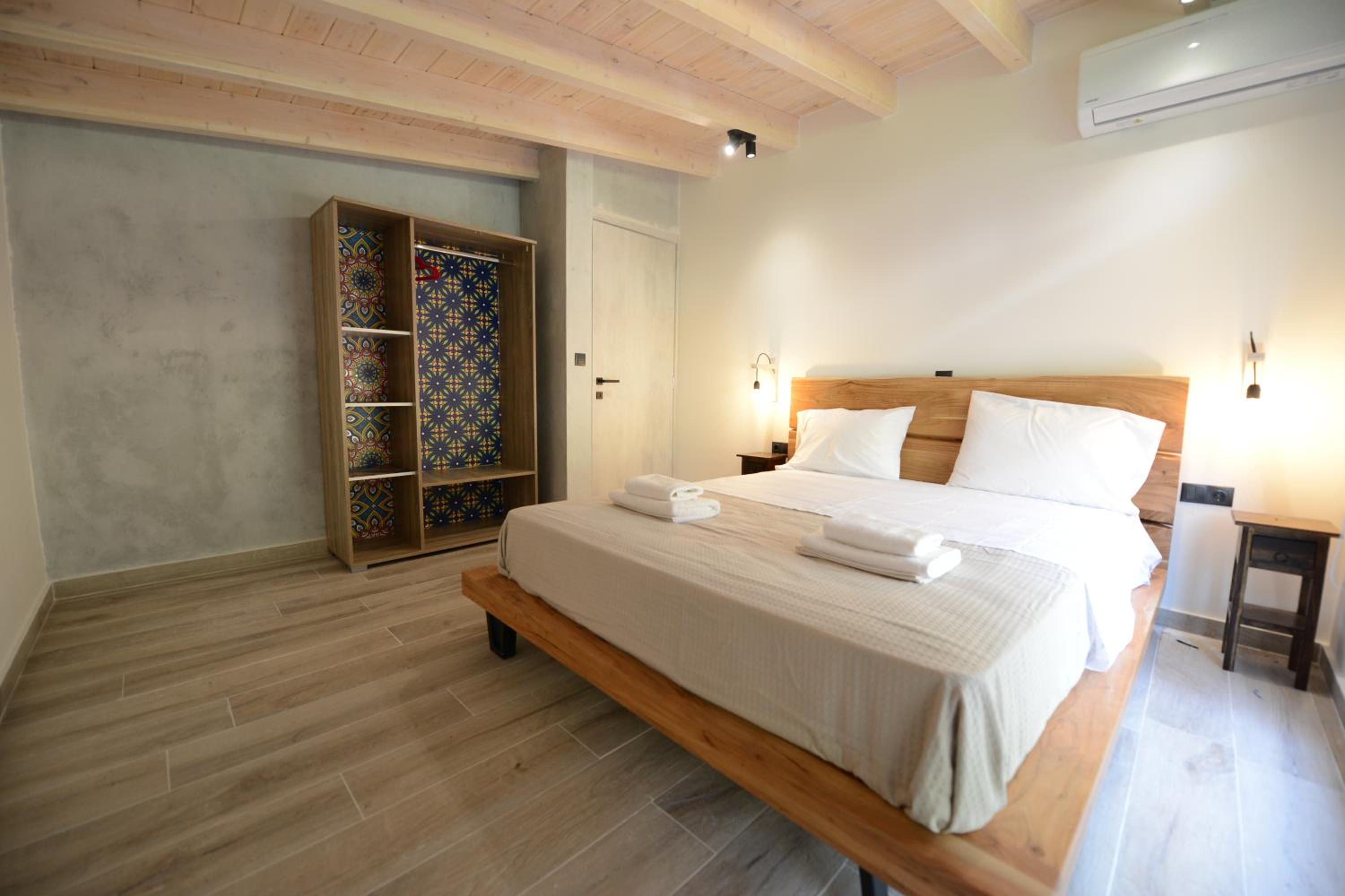 Stablus house