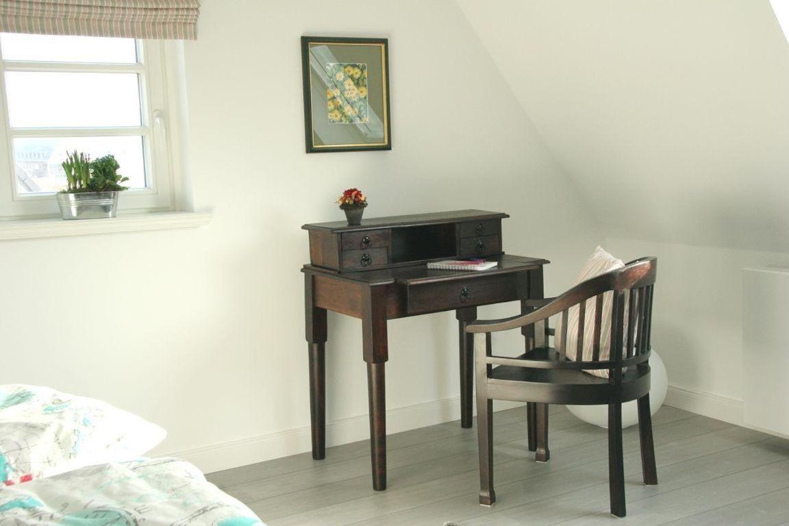Aran en Hörnum — hotel room