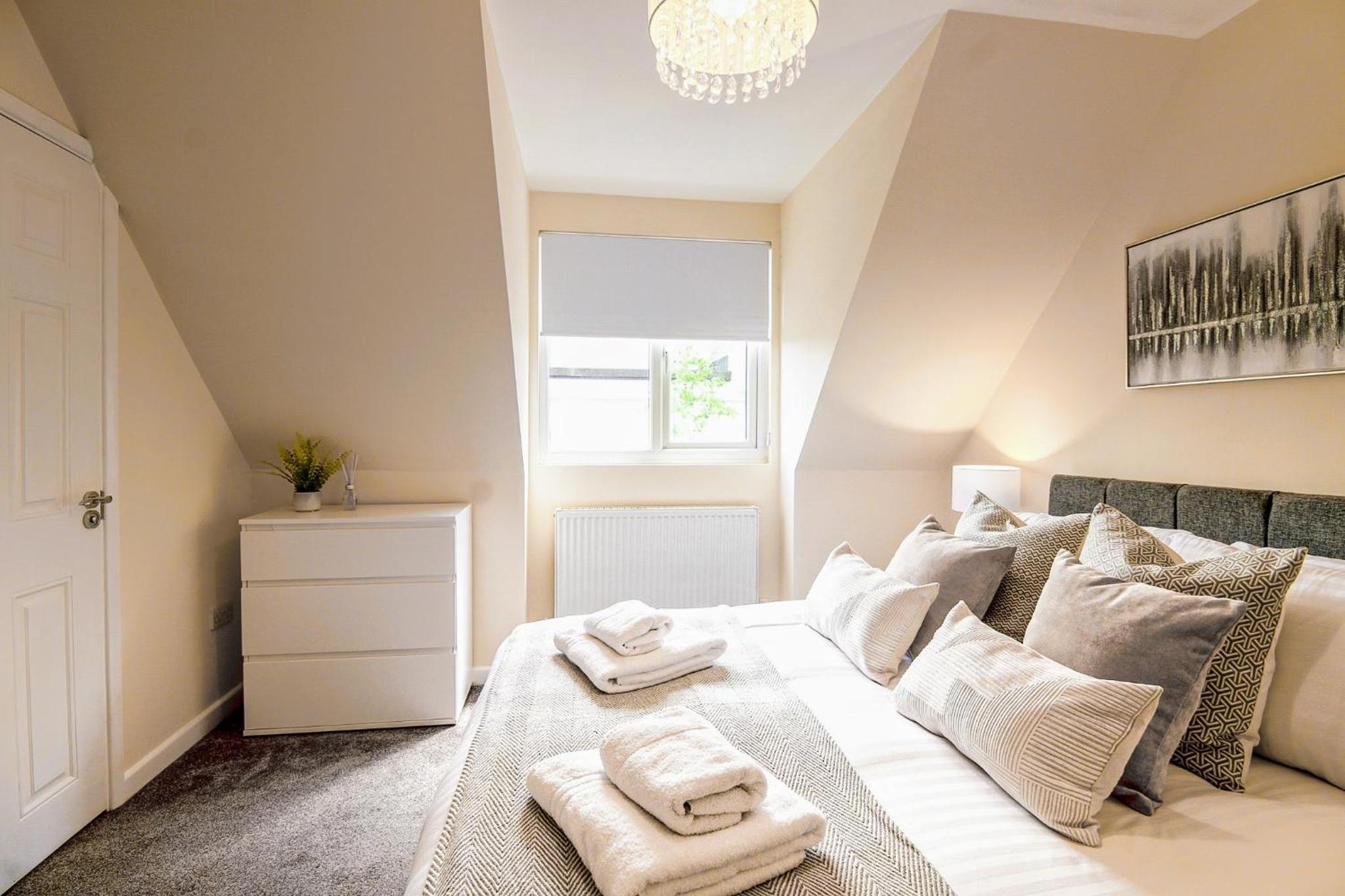 Oakside Lodge Uxbridge view 3