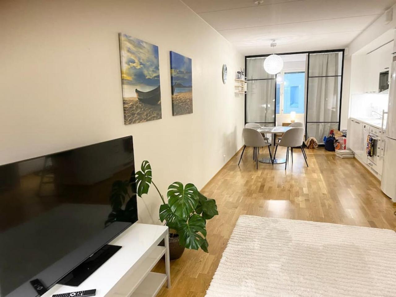 HHH Dream stay on Helsinki seafront, free parking view 2
