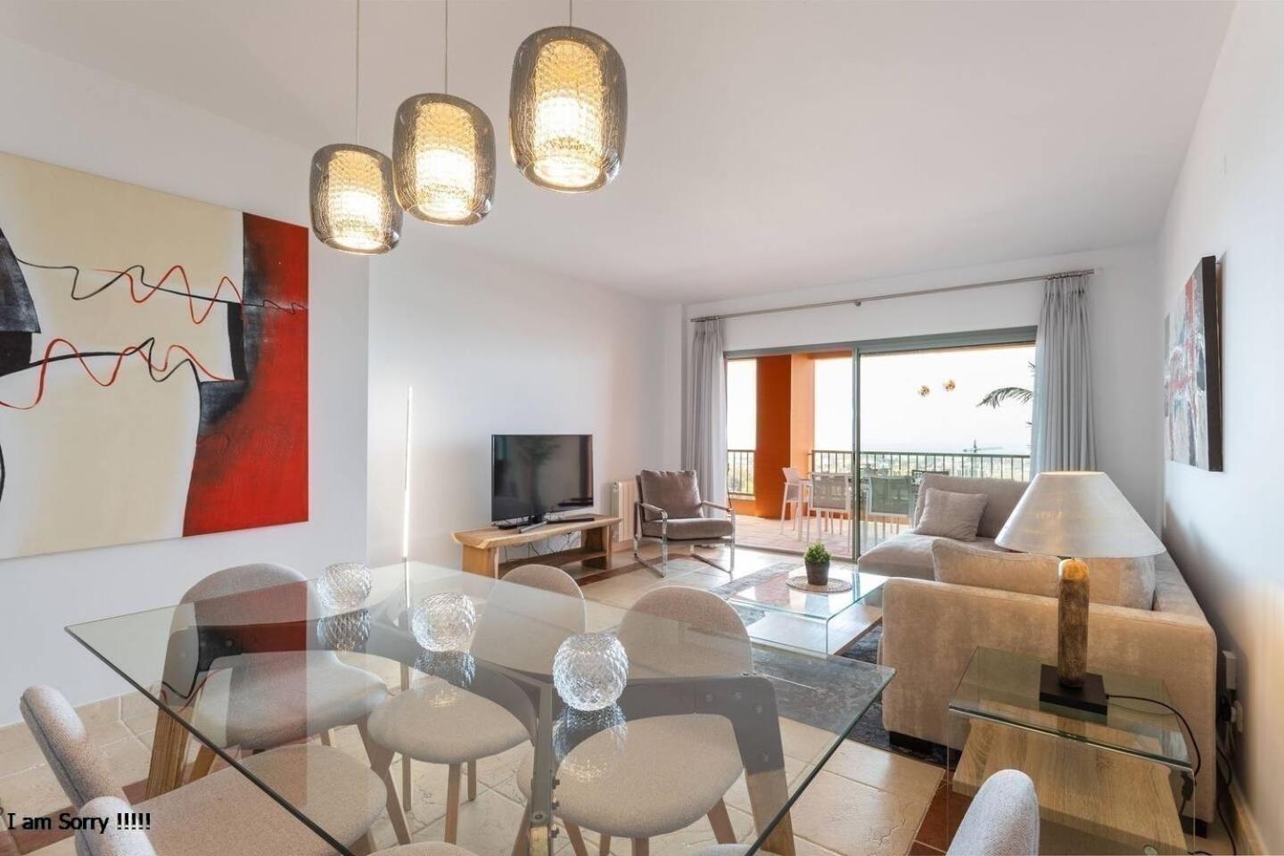 Royal Apartment w/shared pool, terrace &A/C