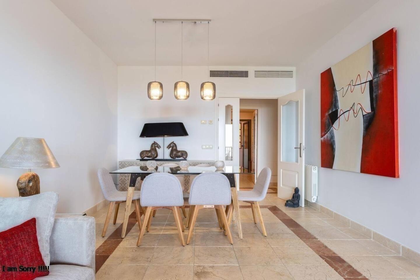 Royal Apartment w/shared pool, terrace &A/C