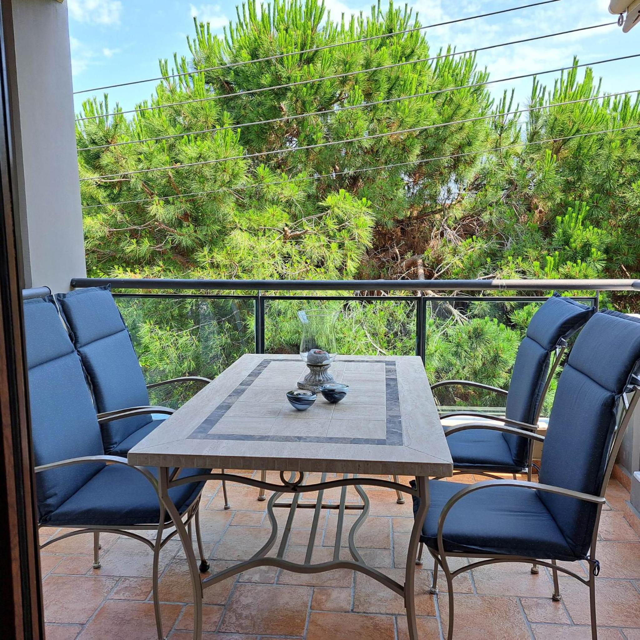 Apartment beside the sea view 3