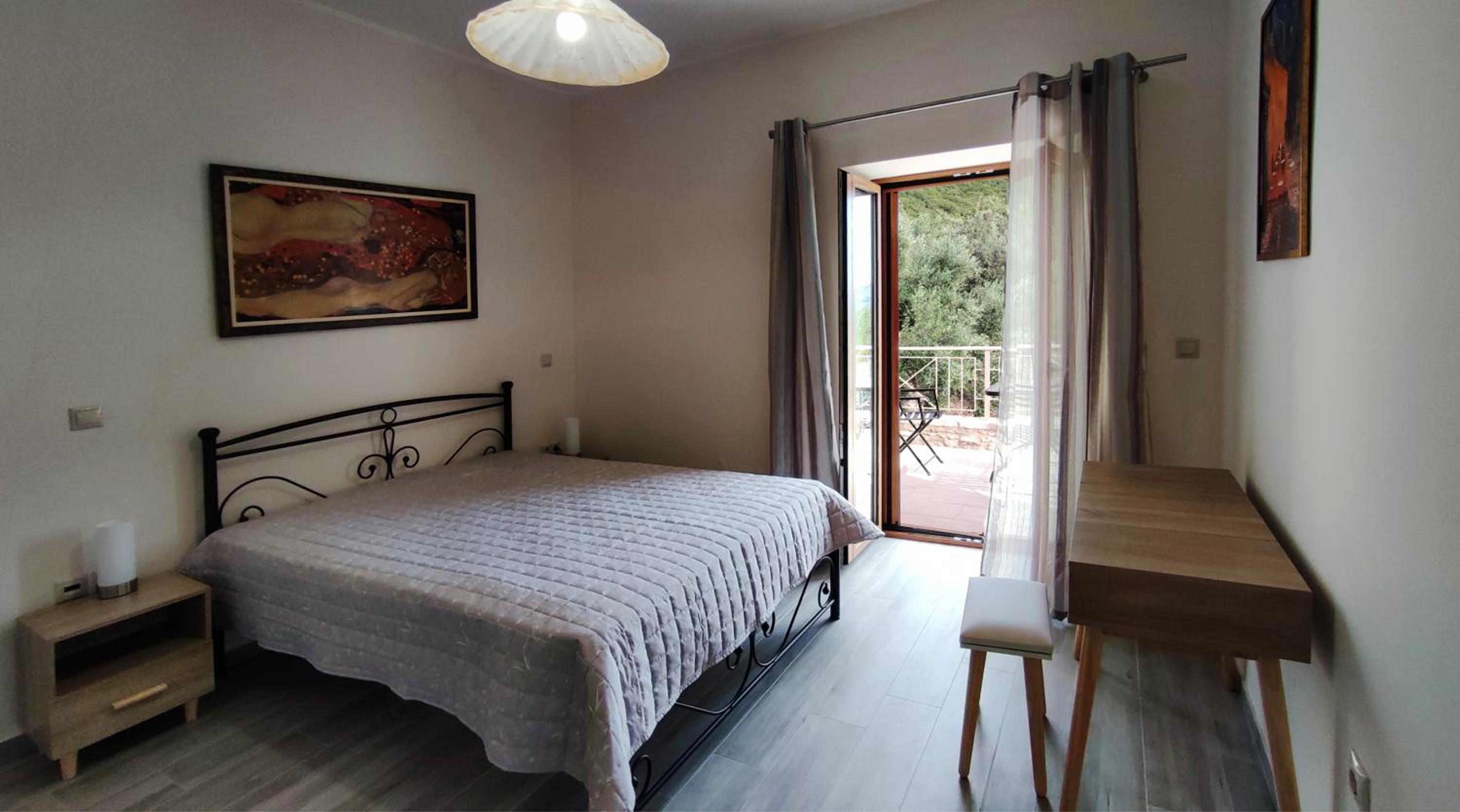 Olive Stonehouses - Alkistis photo 2