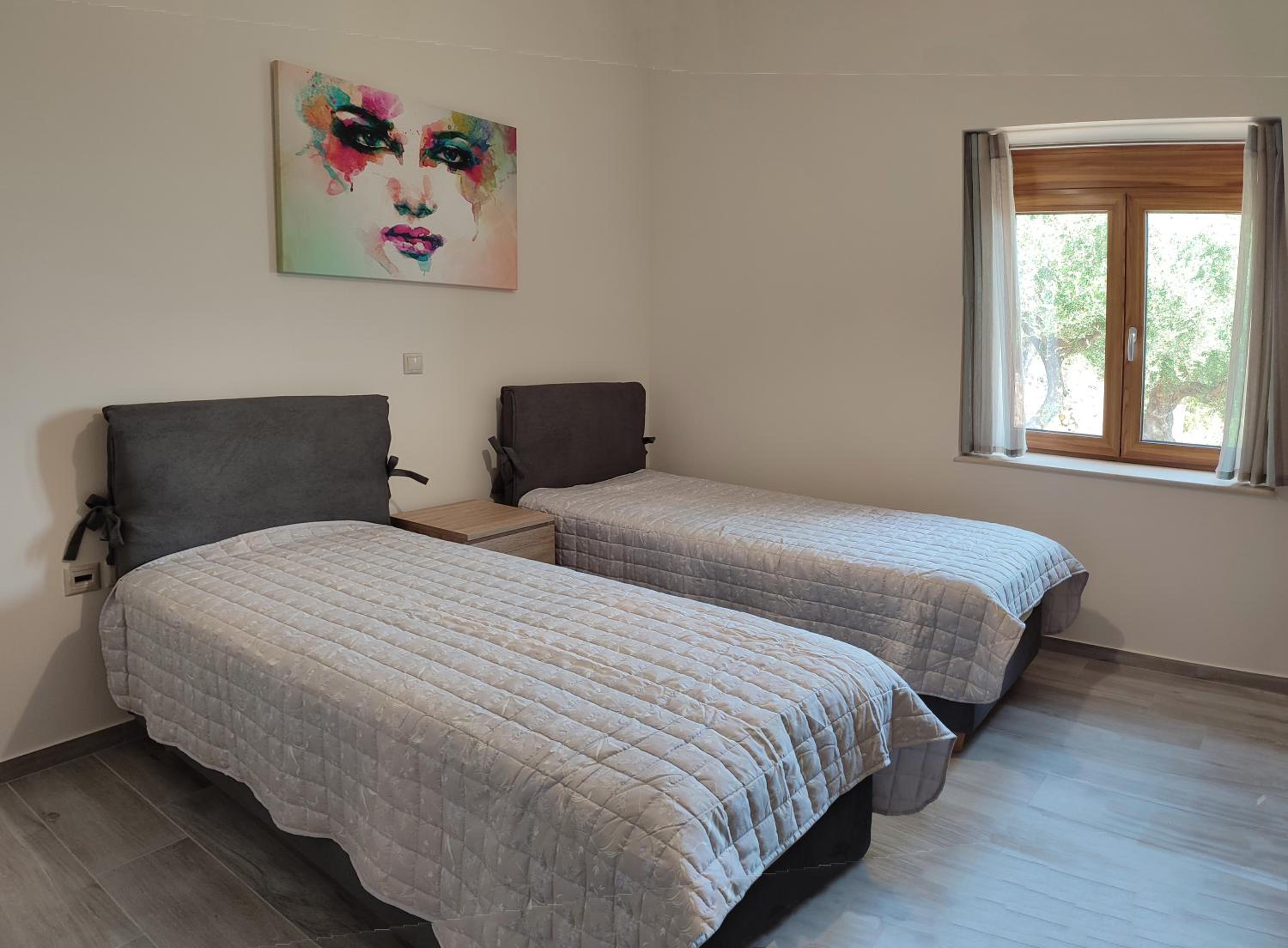 Olive Stonehouses - Alkistis photo 3