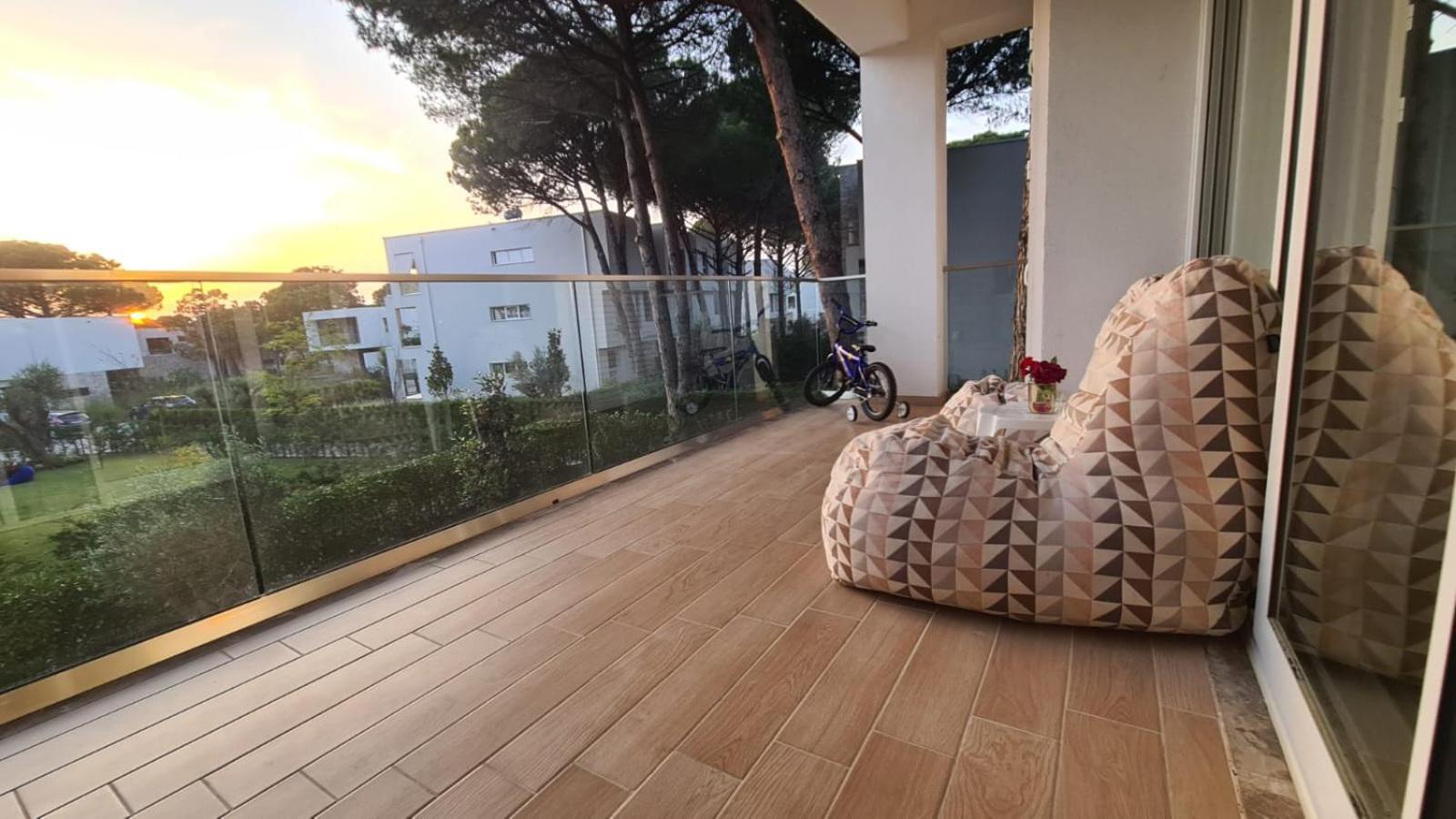 Shiny San Pietro Apartment